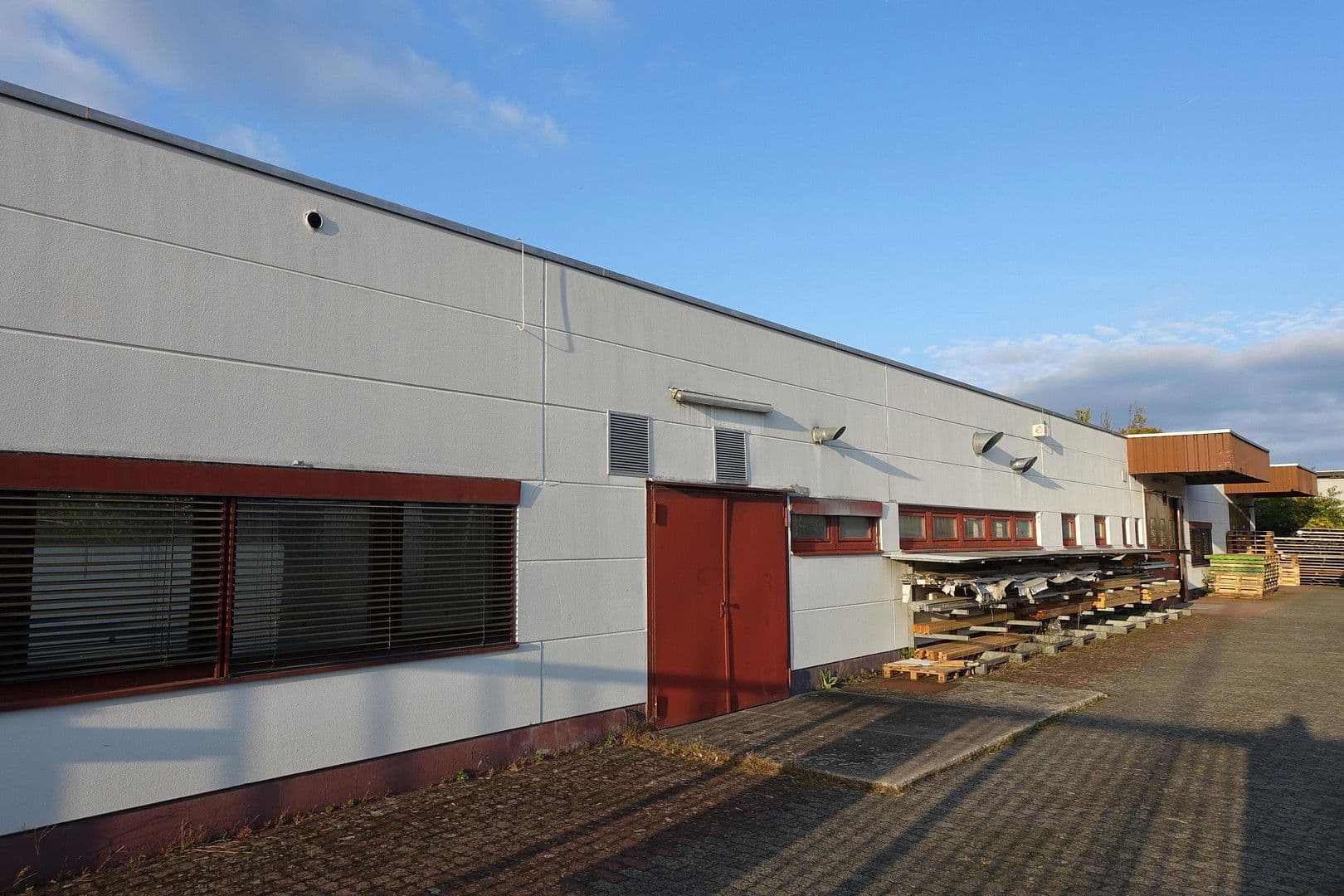 Prodej nebytového prostoru 3.383 m², Zeppelinring 12-14, Mühlheim am Main, Hessen Prodej nebytového prostoru 3.383 m², Zeppelinring 12-14, Mühlheim am Main, Hessen