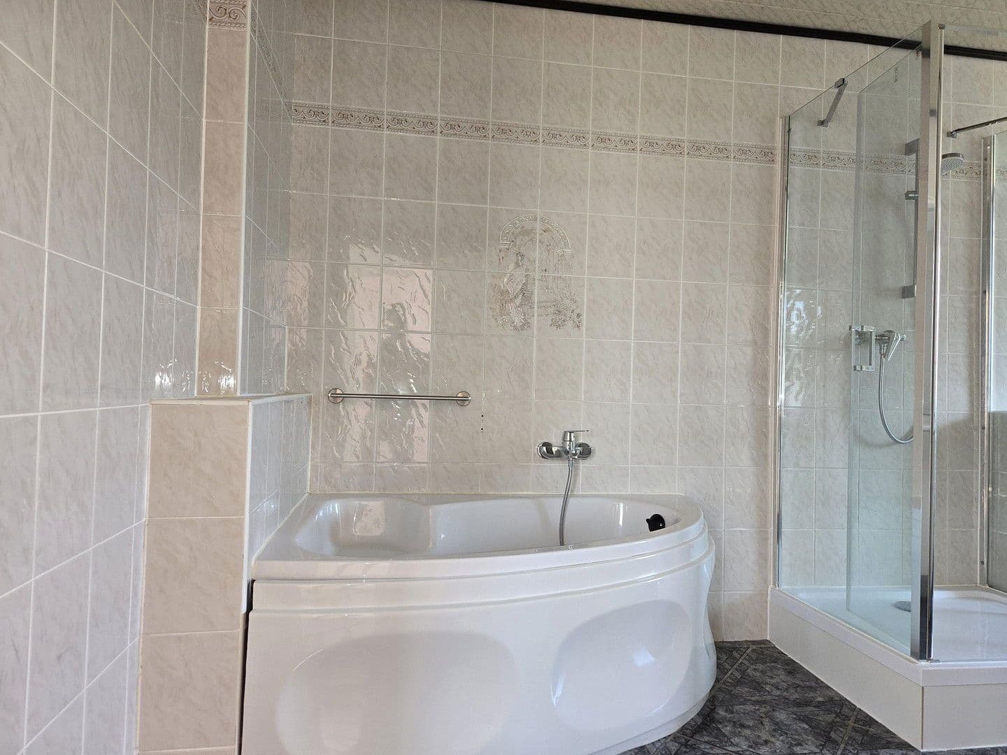 Pronájem domu 184 m², pozemek 222 m², Weinbergstr. 59, Bad Schönborn, Bádensko-Württembersko Pronájem domu 184 m², pozemek 222 m², Weinbergstr. 59, Bad Schönborn, Bádensko-Württembersko