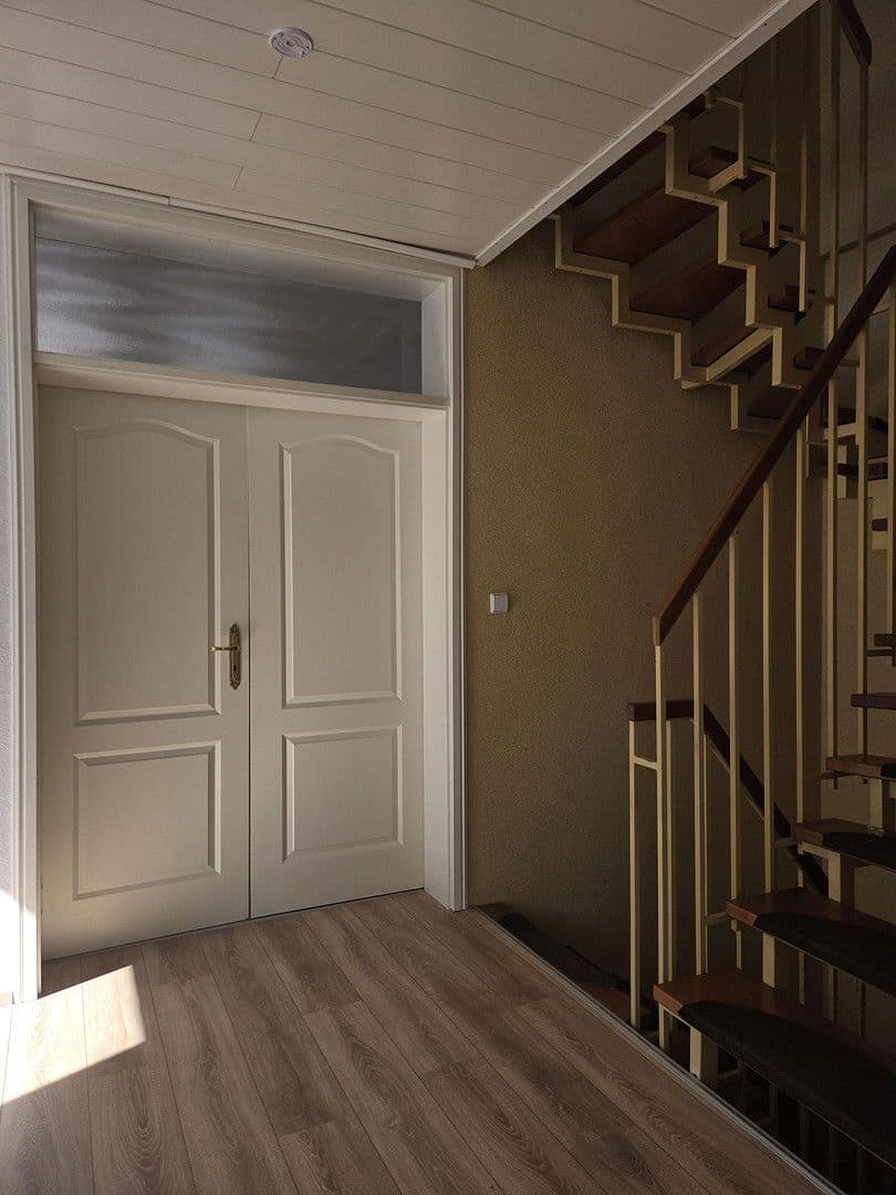 Pronájem domu 184 m², pozemek 222 m², Weinbergstr. 59, Bad Schönborn, Bádensko-Württembersko Pronájem domu 184 m², pozemek 222 m², Weinbergstr. 59, Bad Schönborn, Bádensko-Württembersko