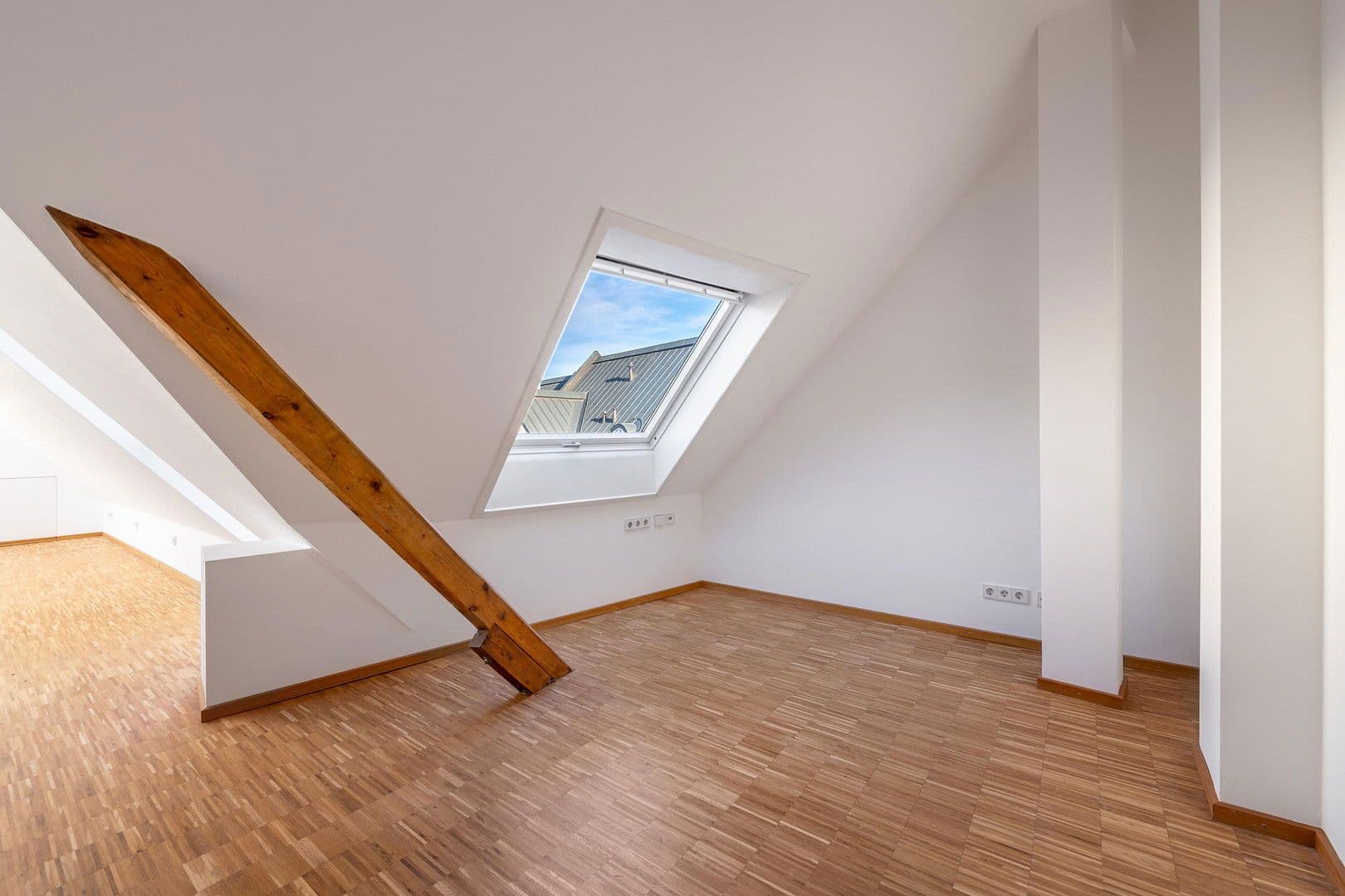 Pronájem bytu 3+1 144 m², München, Bavorsko Pronájem bytu 3+1 144 m², München, Bavorsko