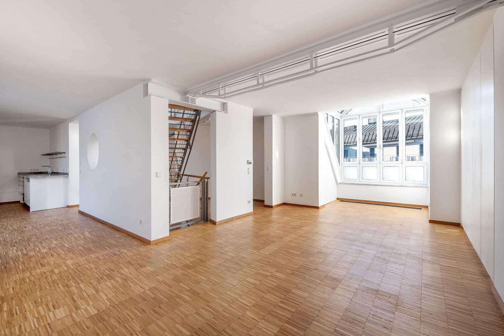 Pronájem bytu 3+1 144 m², München, Bavorsko Pronájem bytu 3+1 144 m², München, Bavorsko
