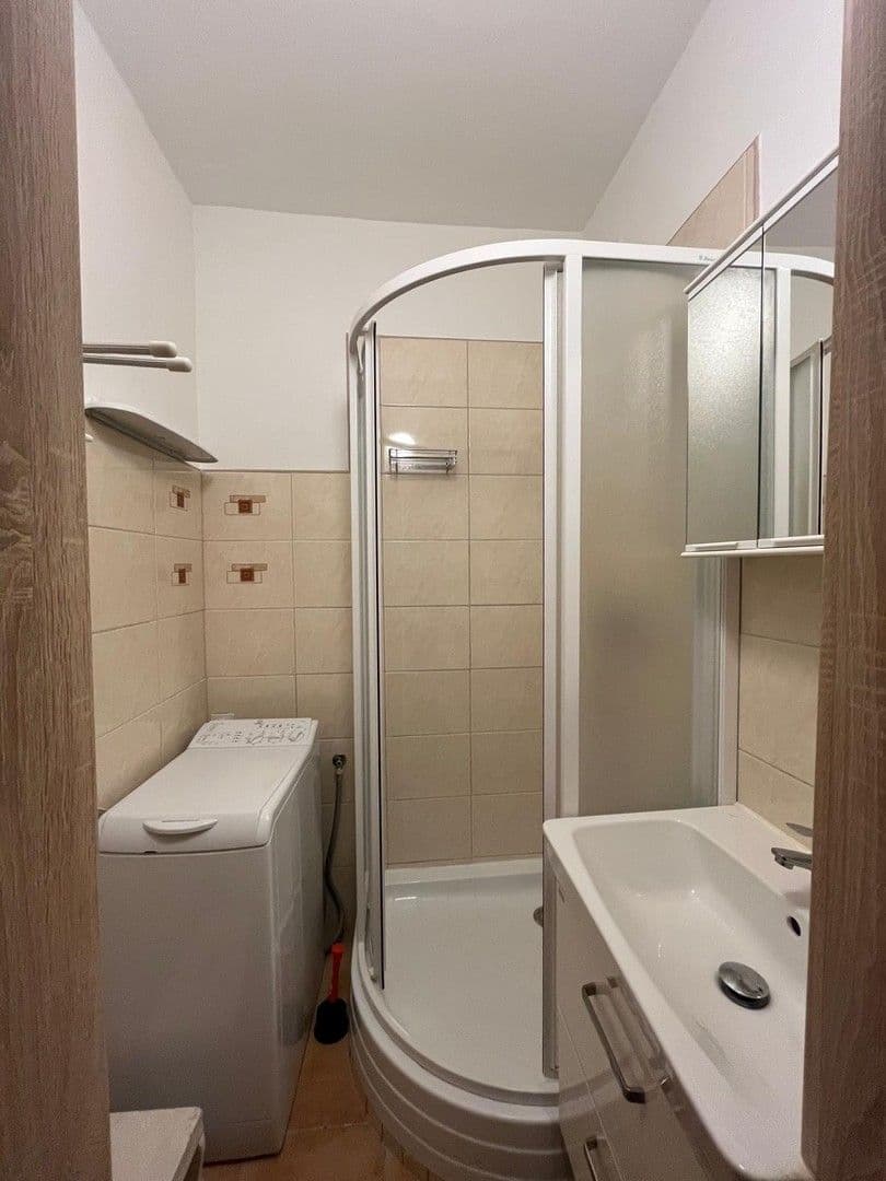 Pronájem bytu 1+1 30 m², Na Hrádku, Pardubice, Pardubický kraj Pronájem bytu 1+1 30 m², Na Hrádku, Pardubice, Pardubický kraj