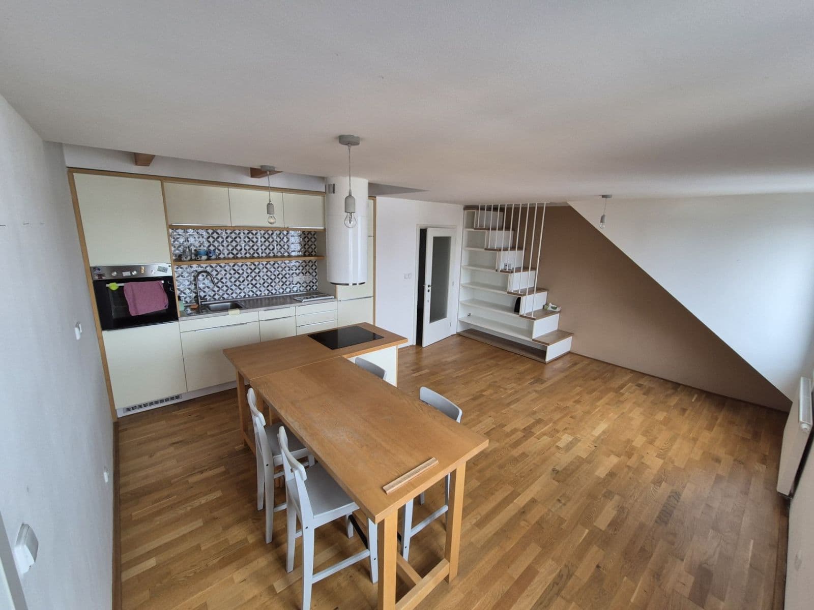 Prodej bytu 2+kk 75 m², Štítného, Tábor, Jihočeský kraj Prodej bytu 2+kk 75 m², Štítného, Tábor, Jihočeský kraj