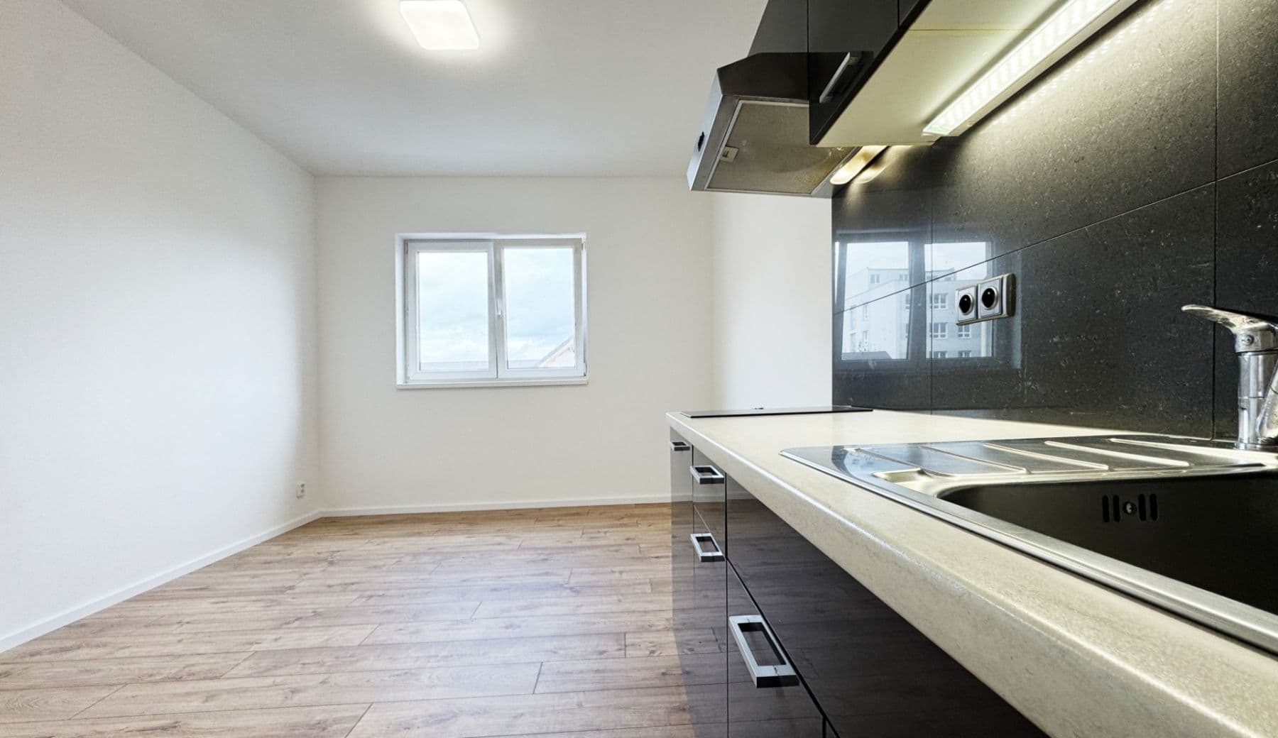 Pronájem bytu 3+kk 64 m², Nad Vápenkami, Kladno, Středočeský kraj Pronájem bytu 3+kk 64 m², Nad Vápenkami, Kladno, Středočeský kraj