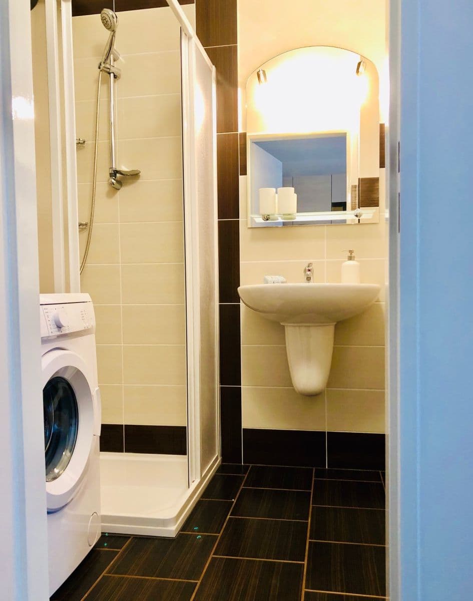 Pronájem bytu 1+kk 40 m², Kloboučnická, Praha, Praha Pronájem bytu 1+kk 40 m², Kloboučnická, Praha, Praha