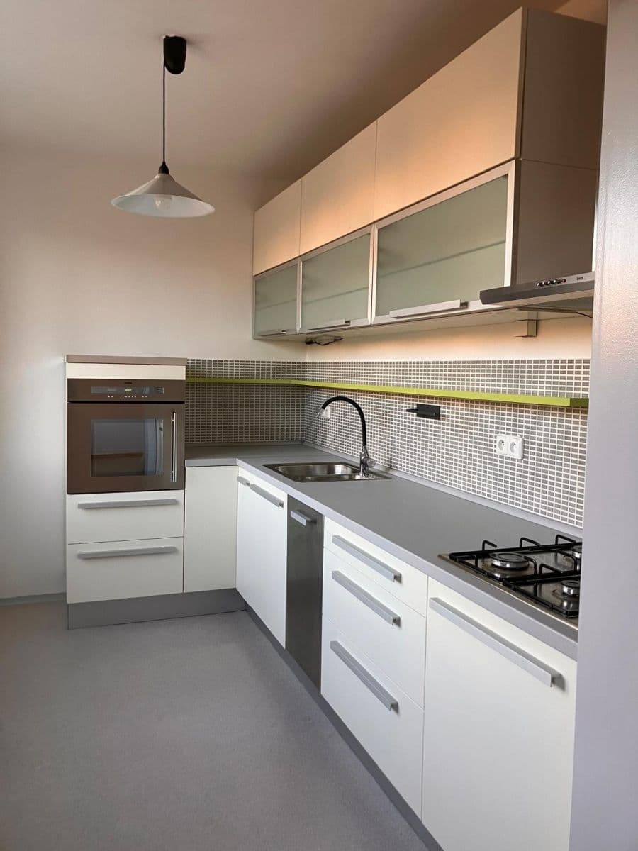 Pronájem bytu 2+1 68 m², Zárubova, Praha, Praha Pronájem bytu 2+1 68 m², Zárubova, Praha, Praha