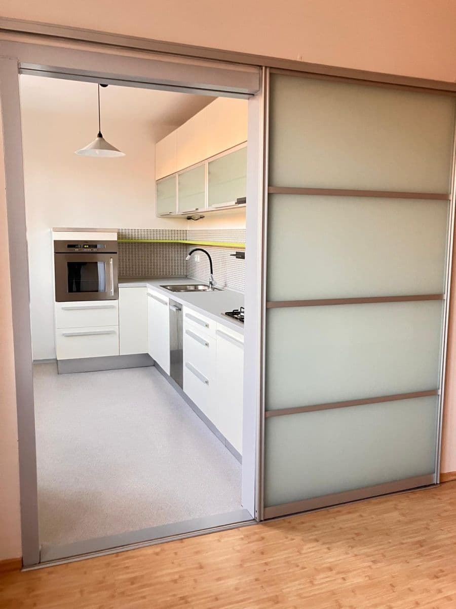 Pronájem bytu 2+1 68 m², Zárubova, Praha, Praha Pronájem bytu 2+1 68 m², Zárubova, Praha, Praha