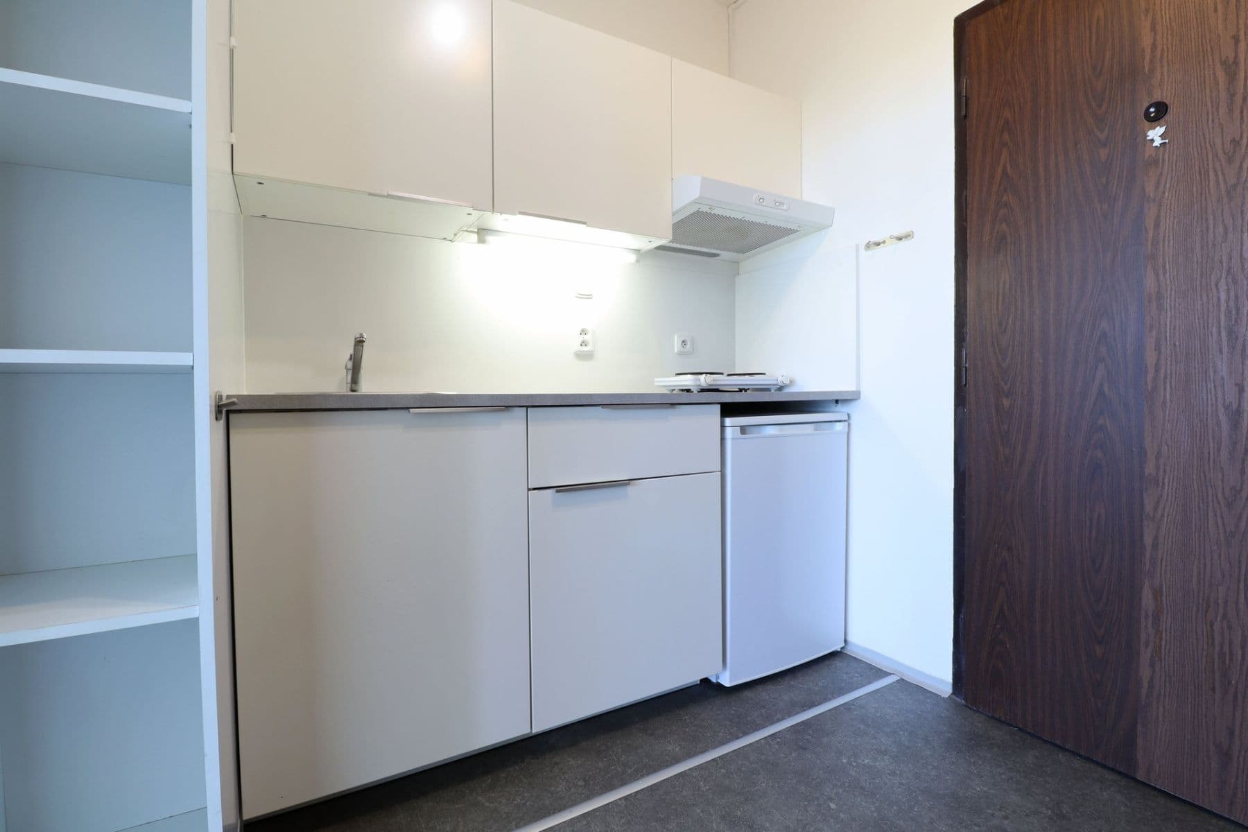 Pronájem bytu 1+kk 28 m², Svídnická, Praha, Praha Pronájem bytu 1+kk 28 m², Svídnická, Praha, Praha