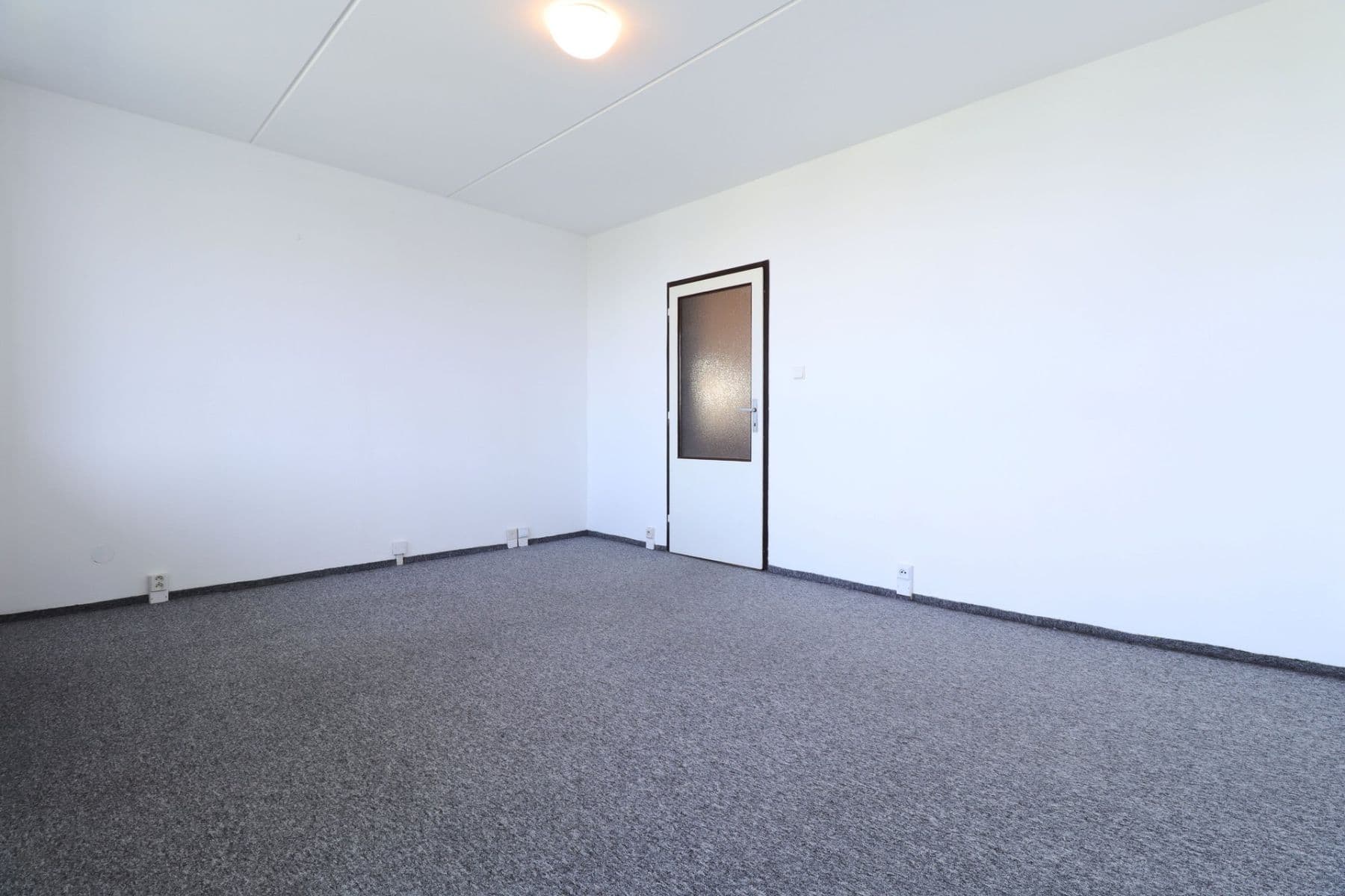 Pronájem bytu 1+kk 28 m², Svídnická, Praha, Praha Pronájem bytu 1+kk 28 m², Svídnická, Praha, Praha