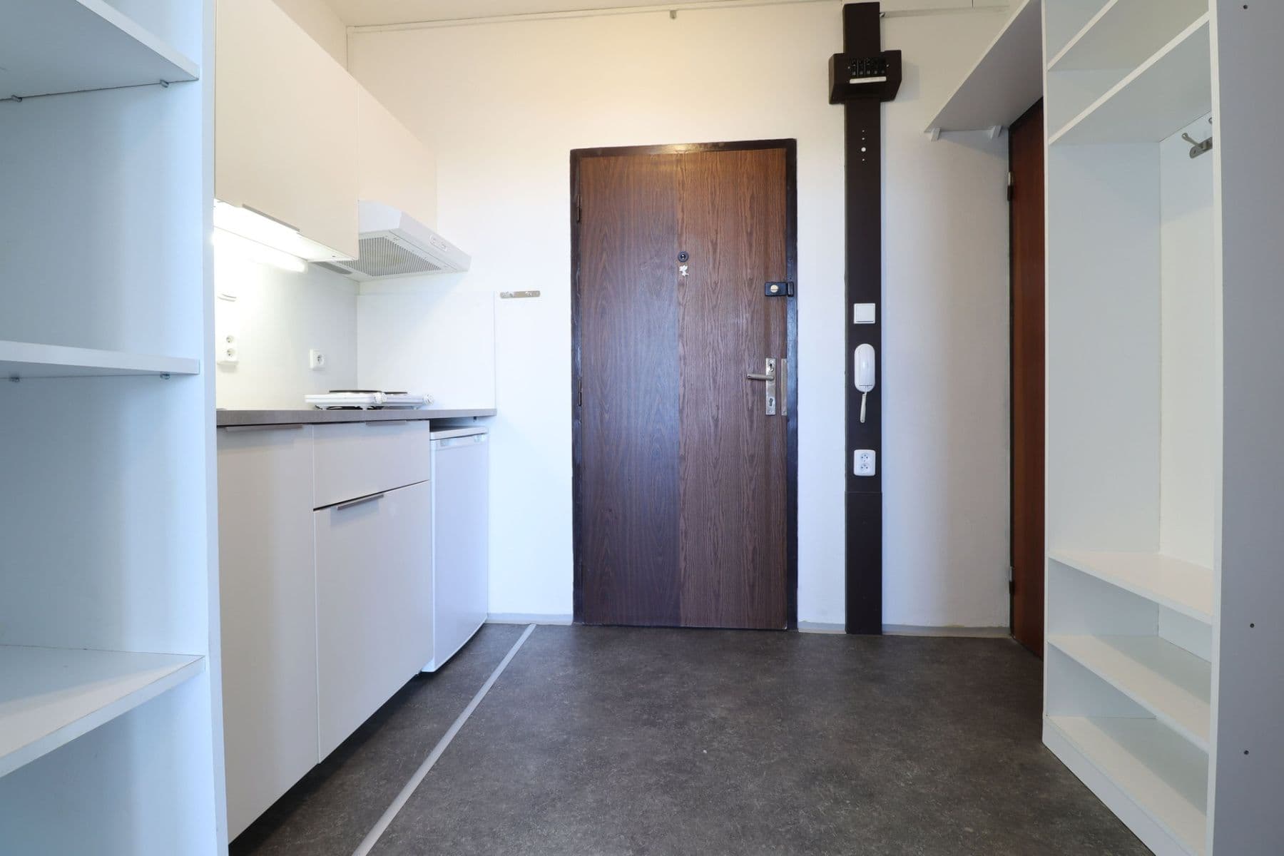 Pronájem bytu 1+kk 28 m², Svídnická, Praha, Praha Pronájem bytu 1+kk 28 m², Svídnická, Praha, Praha