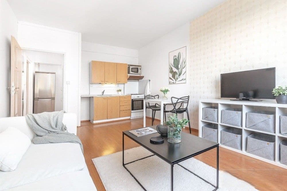 Pronájem bytu 2+kk 46 m², Lonkova, Pardubice, Pardubický kraj Pronájem bytu 2+kk 46 m², Lonkova, Pardubice, Pardubický kraj