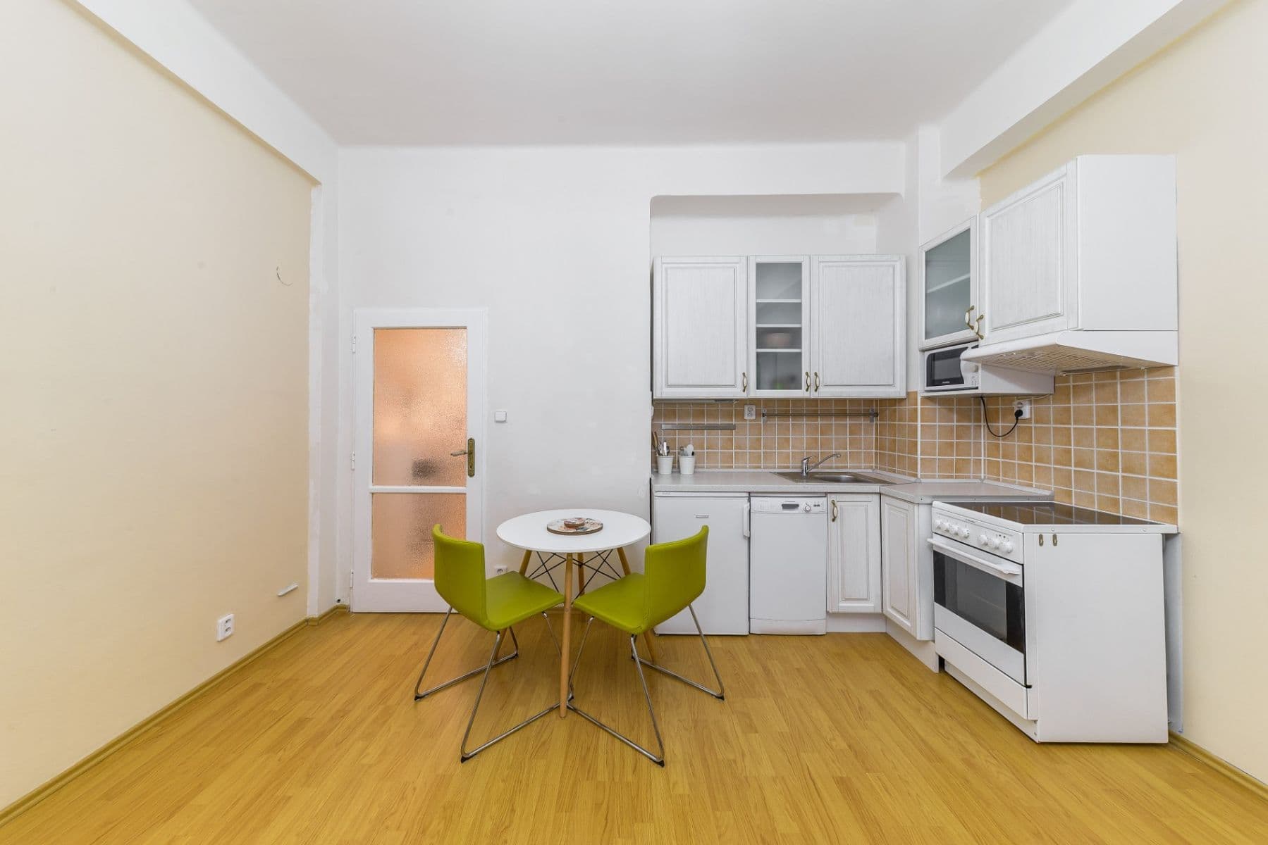 Pronájem bytu 1+kk 32 m², Bulharská, Praha, Praha Pronájem bytu 1+kk 32 m², Bulharská, Praha, Praha
