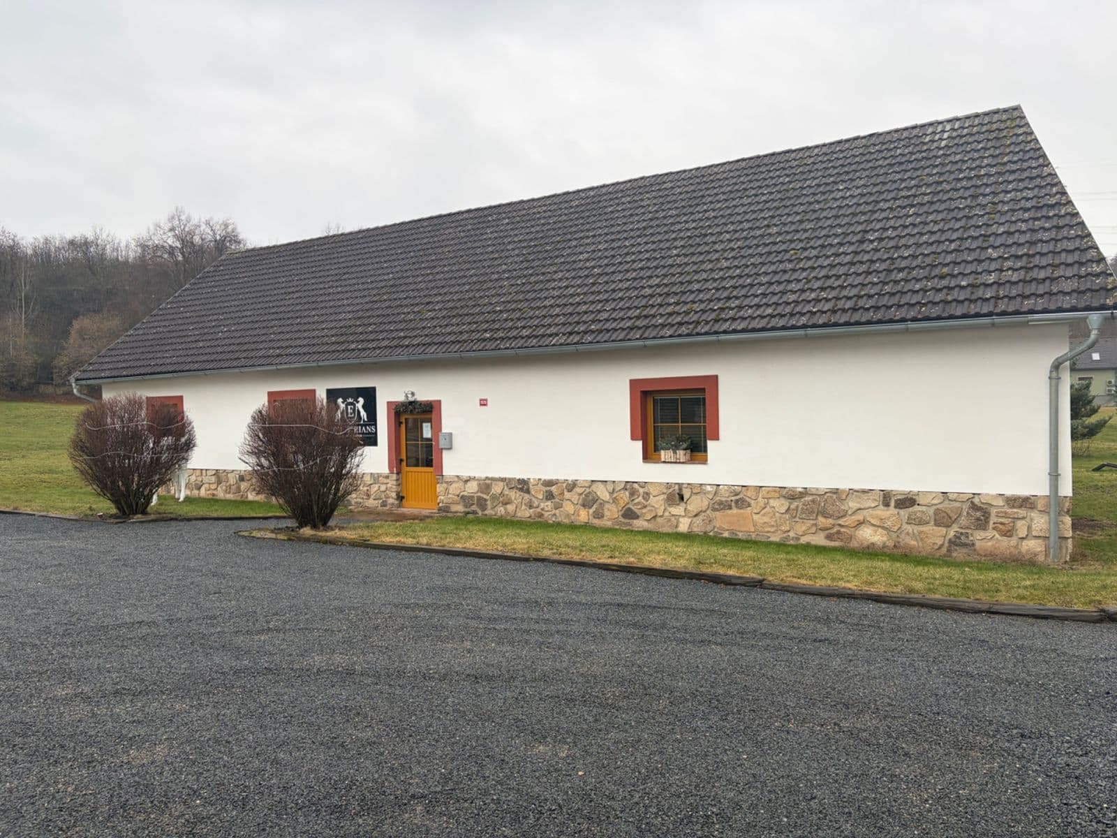 Pronájem nebytového prostoru 220 m², K Radotínu, Praha, Praha Pronájem nebytového prostoru 220 m², K Radotínu, Praha, Praha