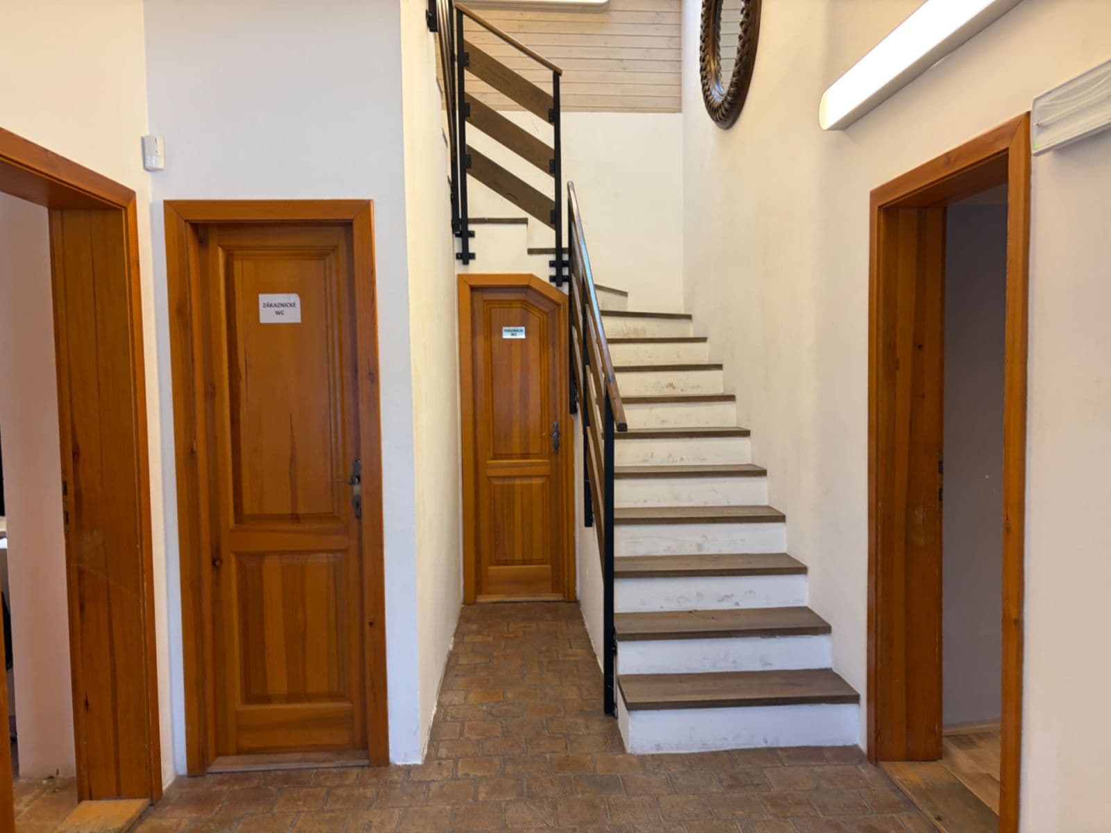 Pronájem nebytového prostoru 220 m², K Radotínu, Praha, Praha Pronájem nebytového prostoru 220 m², K Radotínu, Praha, Praha