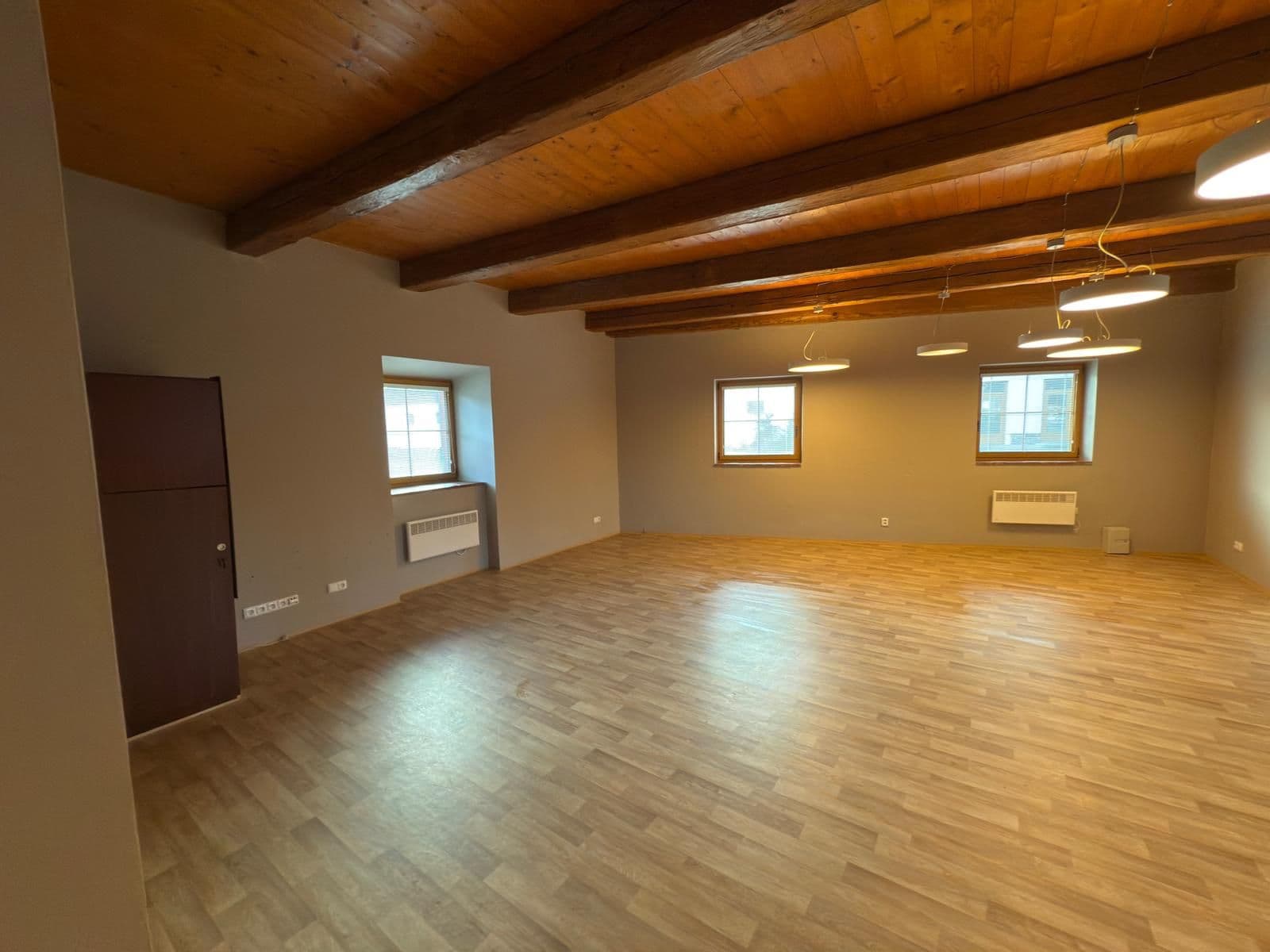 Pronájem nebytového prostoru 220 m², K Radotínu, Praha, Praha Pronájem nebytového prostoru 220 m², K Radotínu, Praha, Praha