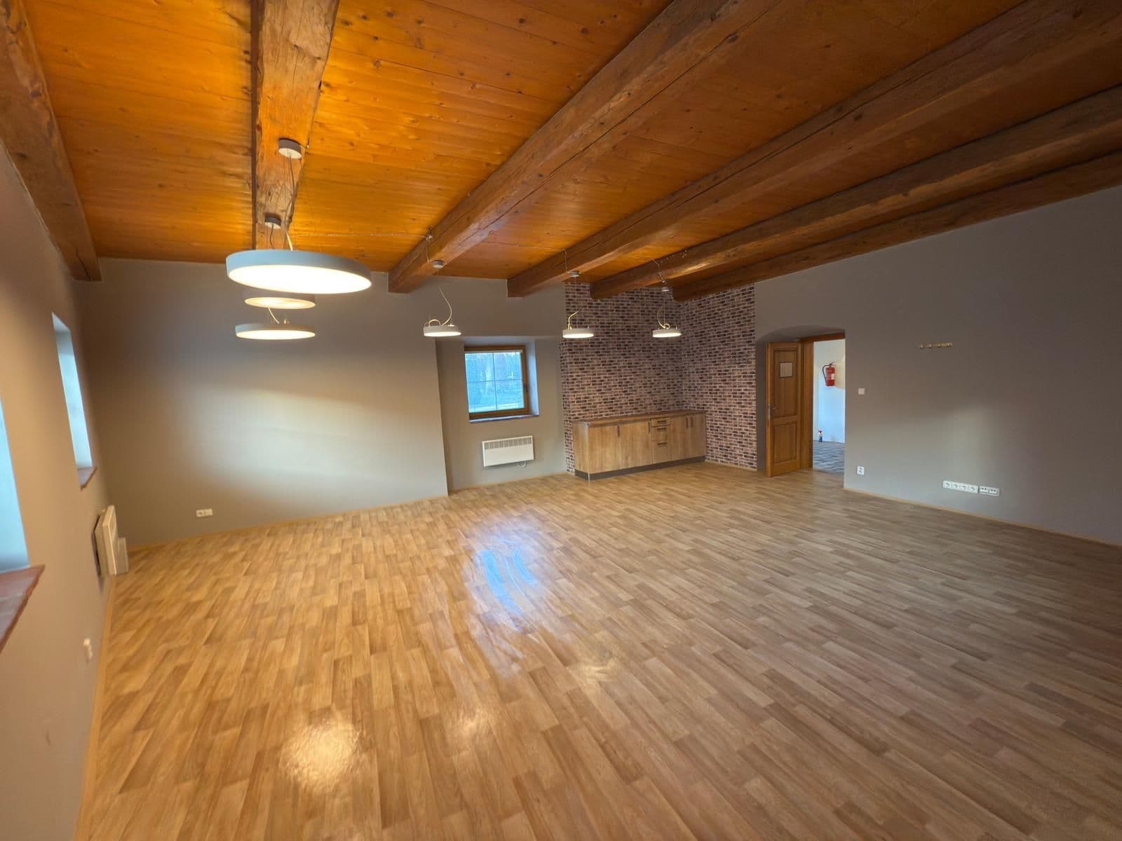 Pronájem nebytového prostoru 220 m², K Radotínu, Praha, Praha Pronájem nebytového prostoru 220 m², K Radotínu, Praha, Praha