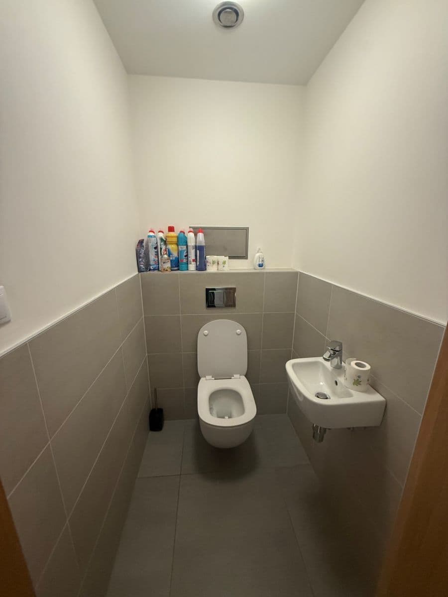 Pronájem bytu 3+1 40 m², Kouteckého, Praha, Praha Pronájem bytu 3+1 40 m², Kouteckého, Praha, Praha