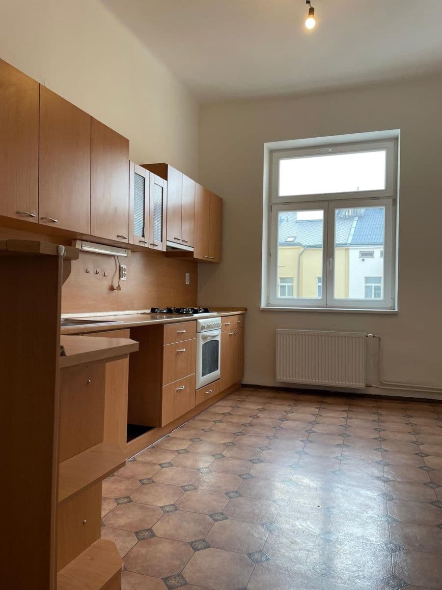 Pronájem bytu 3+1 113 m², Lucemburská, Praha, Praha Pronájem bytu 3+1 113 m², Lucemburská, Praha, Praha