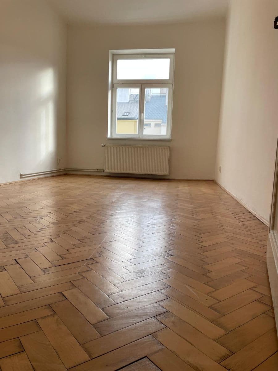 Pronájem bytu 3+1 113 m², Lucemburská, Praha, Praha Pronájem bytu 3+1 113 m², Lucemburská, Praha, Praha