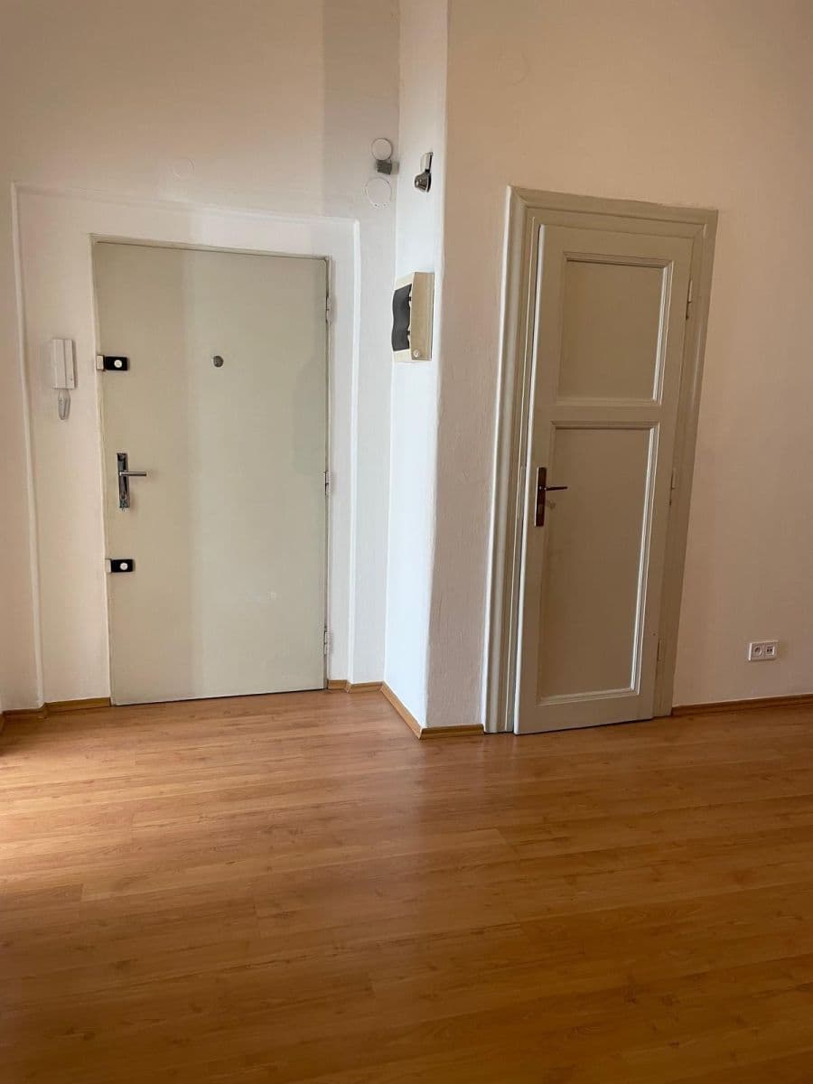 Pronájem bytu 3+1 113 m², Lucemburská, Praha, Praha Pronájem bytu 3+1 113 m², Lucemburská, Praha, Praha