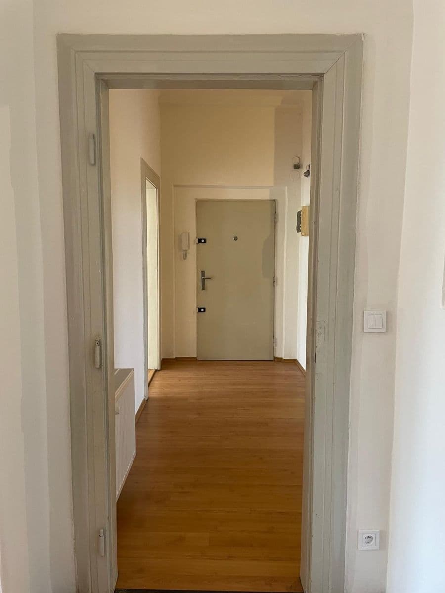 Pronájem bytu 3+1 113 m², Lucemburská, Praha, Praha Pronájem bytu 3+1 113 m², Lucemburská, Praha, Praha