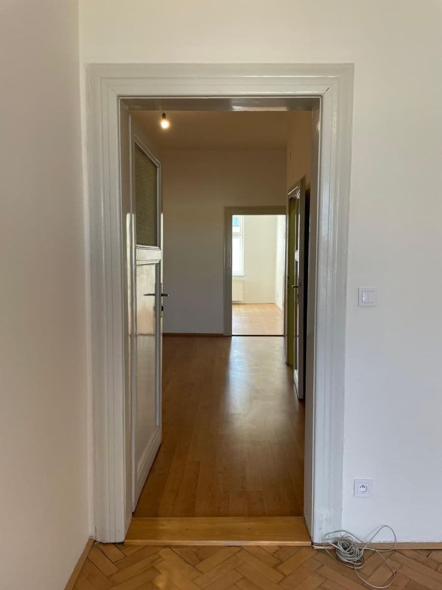 Pronájem bytu 3+1 113 m², Lucemburská, Praha, Praha Pronájem bytu 3+1 113 m², Lucemburská, Praha, Praha