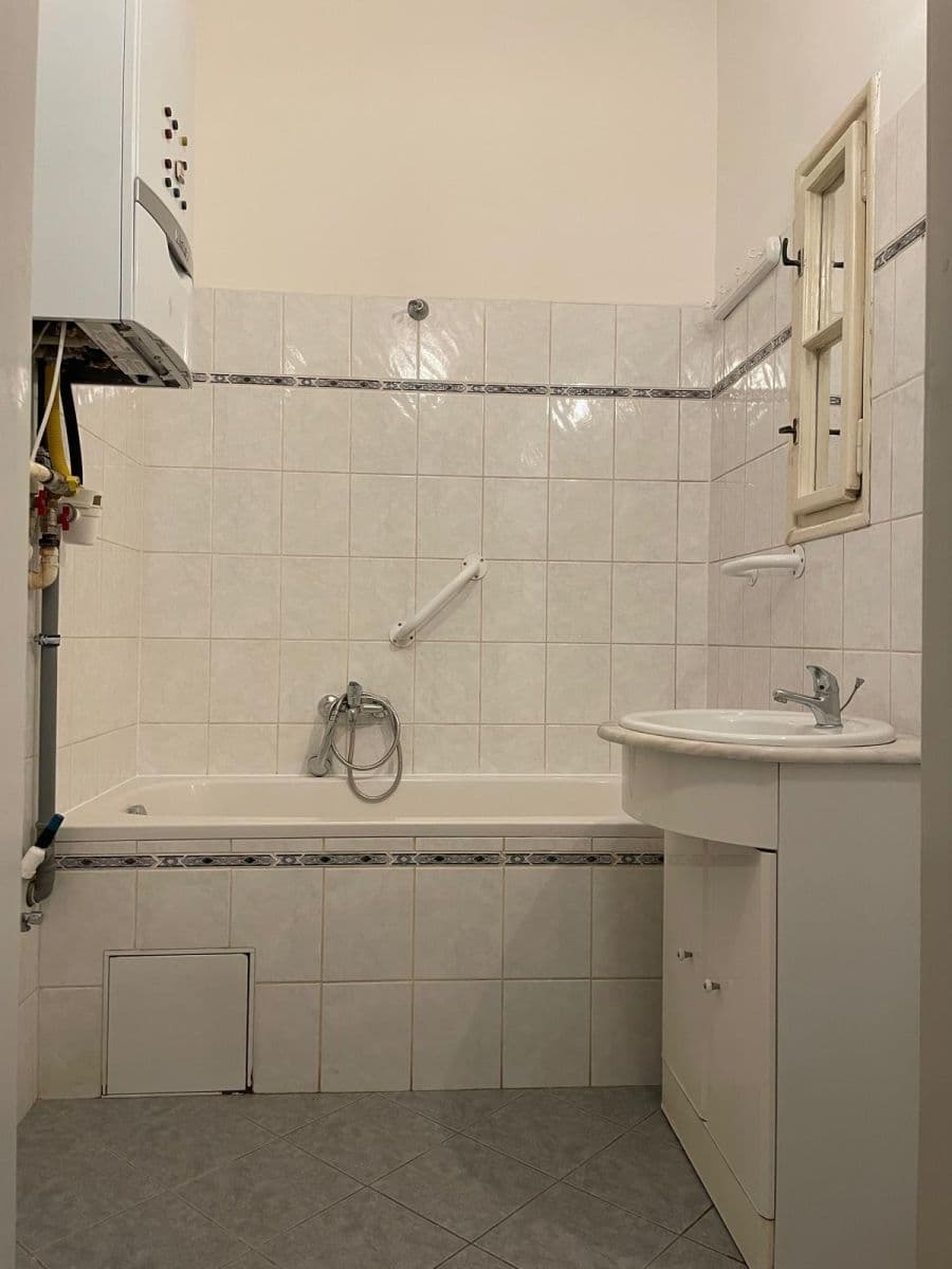 Pronájem bytu 3+1 113 m², Lucemburská, Praha, Praha Pronájem bytu 3+1 113 m², Lucemburská, Praha, Praha