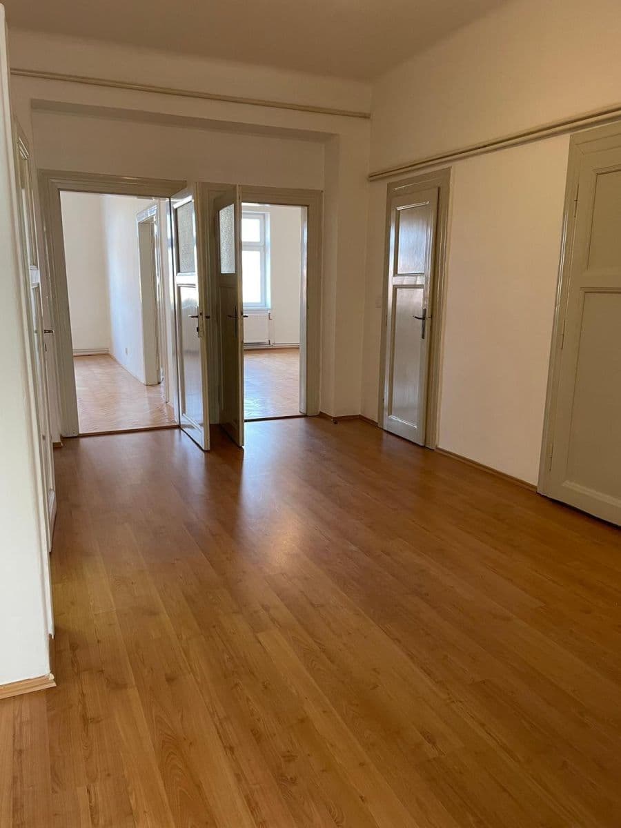 Pronájem bytu 3+1 113 m², Lucemburská, Praha, Praha Pronájem bytu 3+1 113 m², Lucemburská, Praha, Praha