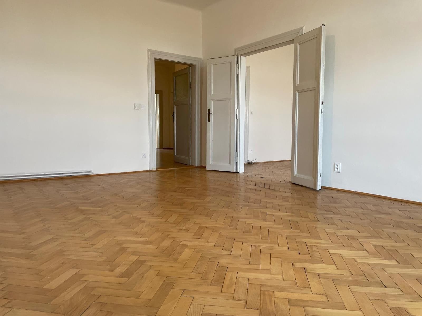 Pronájem bytu 3+1 113 m², Lucemburská, Praha, Praha Pronájem bytu 3+1 113 m², Lucemburská, Praha, Praha