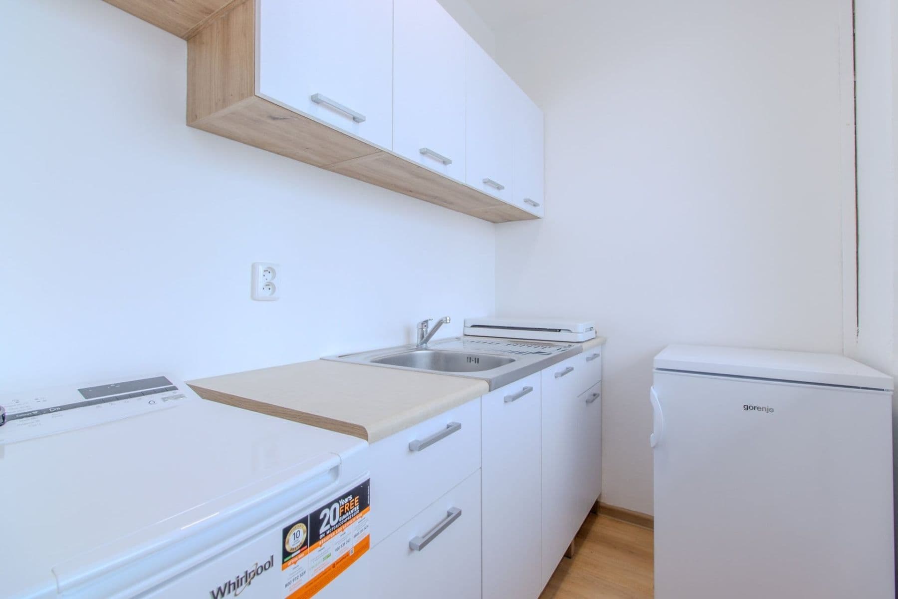Pronájem bytu 1+kk 27 m², Kaplická, Praha, Praha Pronájem bytu 1+kk 27 m², Kaplická, Praha, Praha