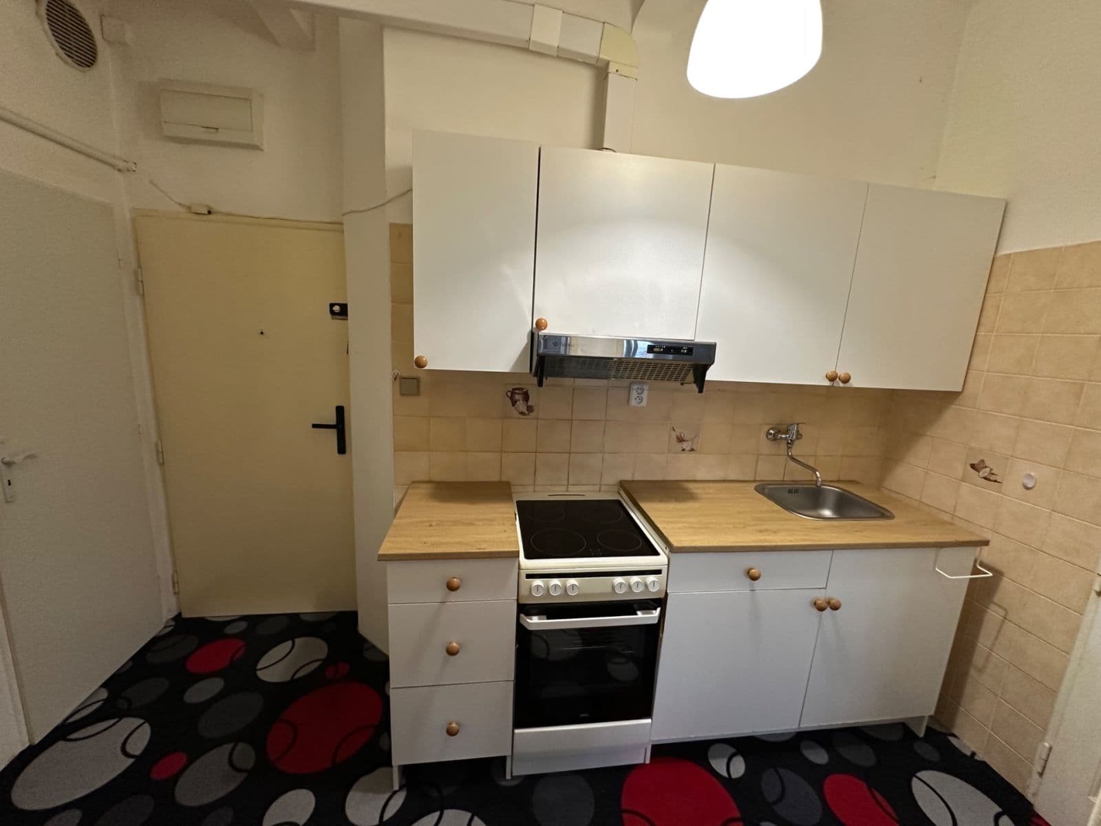 Pronájem bytu 2+1 48 m², Křížová, Praha, Praha Pronájem bytu 2+1 48 m², Křížová, Praha, Praha