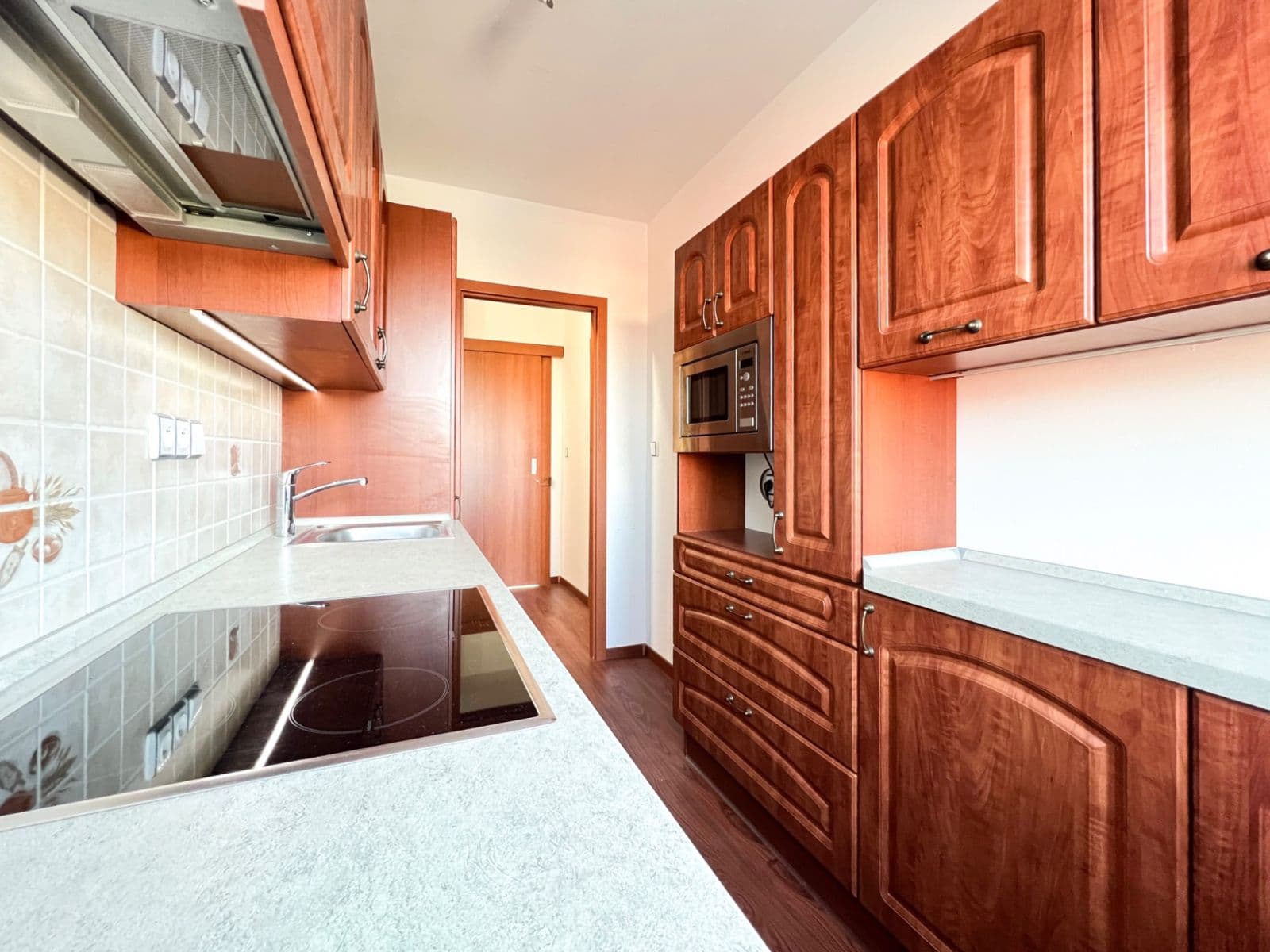 Pronájem bytu 3+1 56 m², Ječná, Hradec Králové, Královéhradecký kraj Pronájem bytu 3+1 56 m², Ječná, Hradec Králové, Královéhradecký kraj