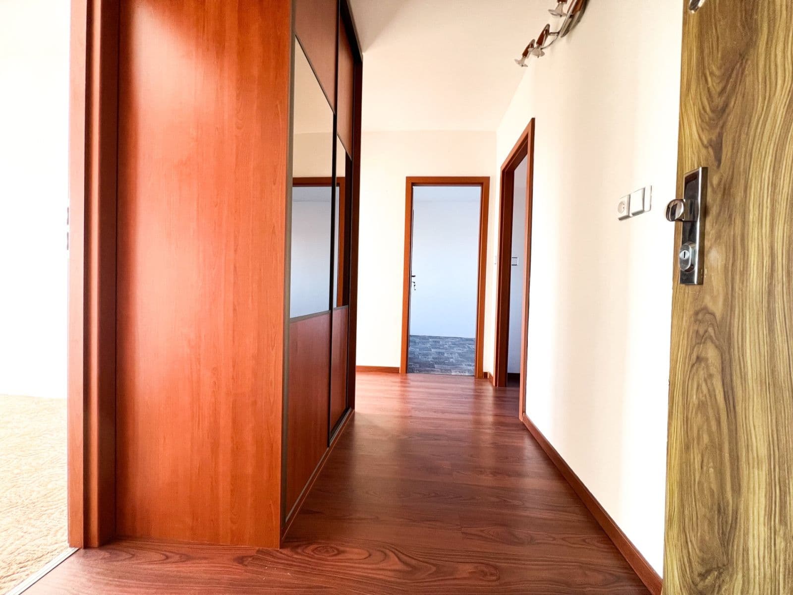 Pronájem bytu 3+1 56 m², Ječná, Hradec Králové, Královéhradecký kraj Pronájem bytu 3+1 56 m², Ječná, Hradec Králové, Královéhradecký kraj