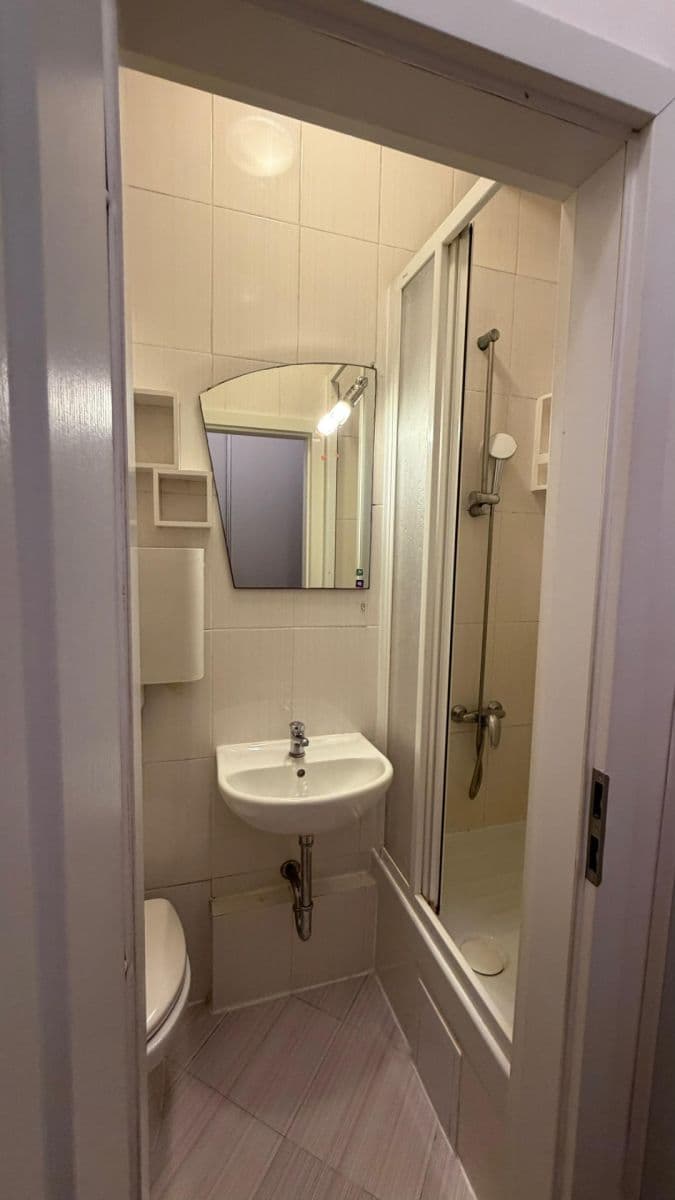 Pronájem bytu 2+kk 32 m², Písecká, Praha, Praha Pronájem bytu 2+kk 32 m², Písecká, Praha, Praha