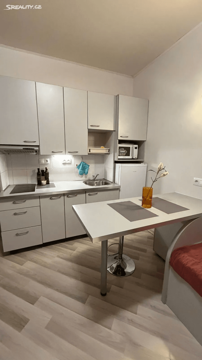 Pronájem bytu 2+kk 32 m², Písecká, Praha, Praha Pronájem bytu 2+kk 32 m², Písecká, Praha, Praha