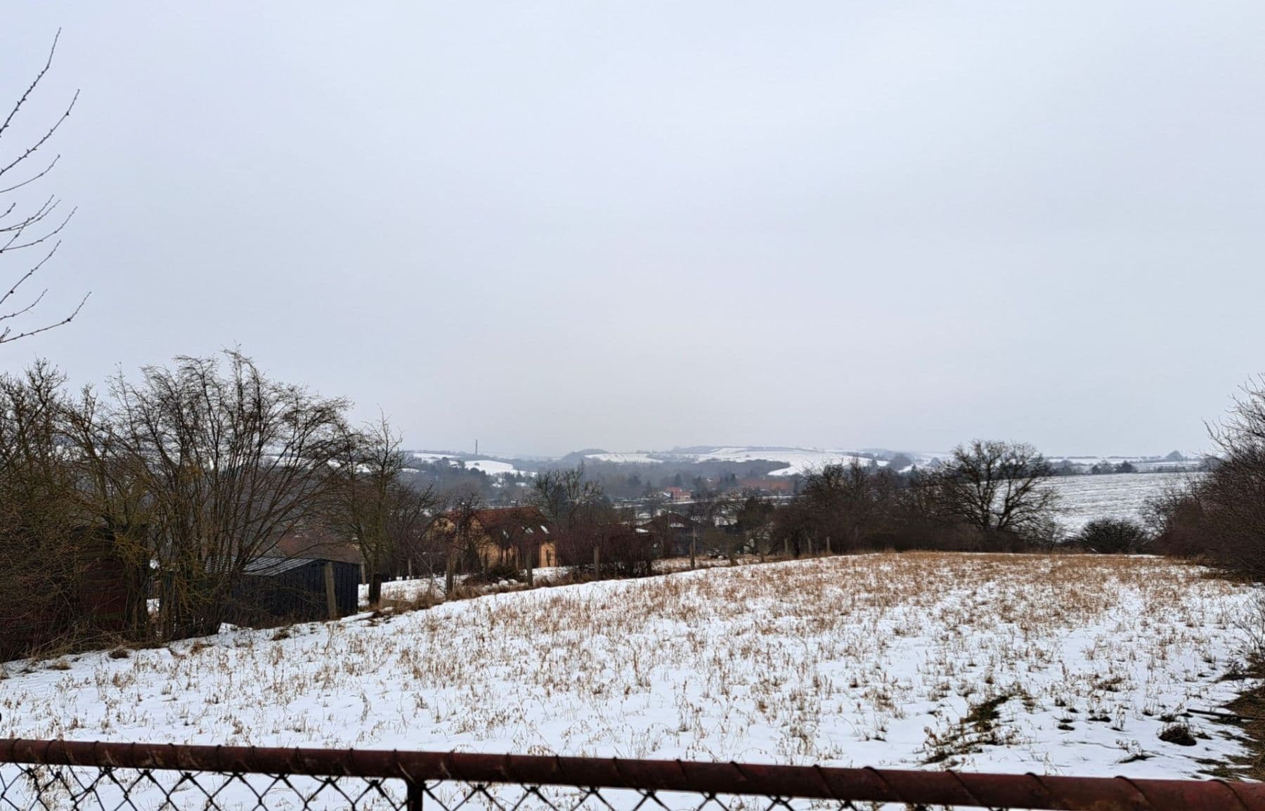 Prodej pozemku 2.112 m², Neuměřice, Středočeský kraj Prodej pozemku 2.112 m², Neuměřice, Středočeský kraj