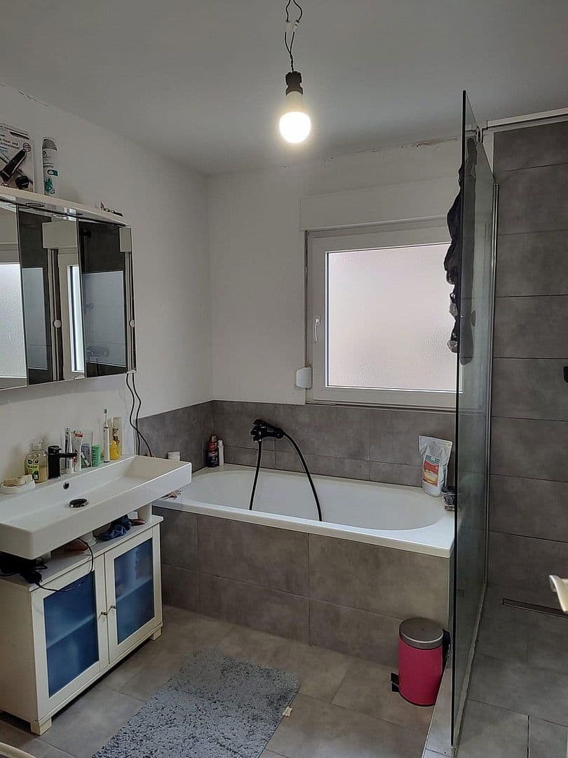 Pronájem bytu 4+1 105 m², Uhlandstr 8, Korntal-Münchingen, Bádensko-Württembersko Pronájem bytu 4+1 105 m², Uhlandstr 8, Korntal-Münchingen, Bádensko-Württembersko