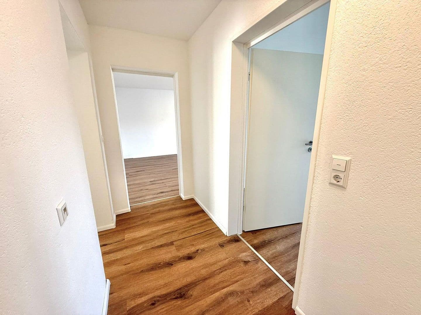 Pronájem bytu 3+1 93 m², Friedrichstraße 13, Rheinfelden (Baden), Bádensko-Württembersko Pronájem bytu 3+1 93 m², Friedrichstraße 13, Rheinfelden (Baden), Bádensko-Württembersko