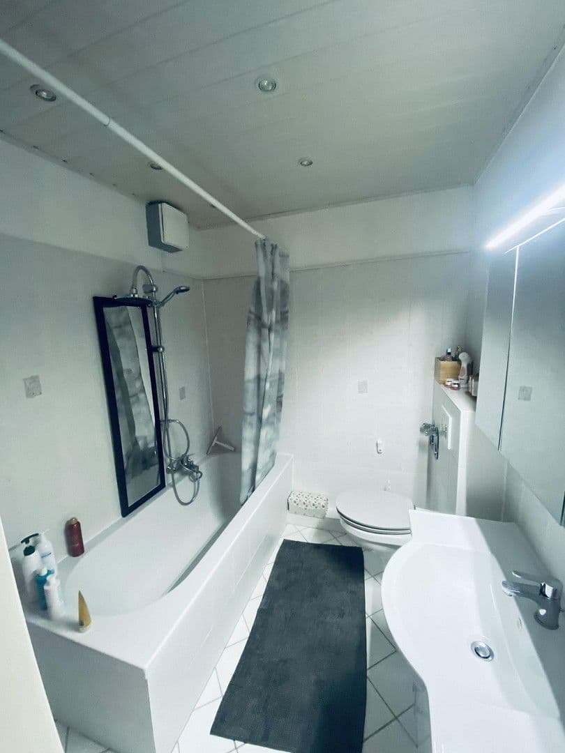 Pronájem bytu 3+1 68 m², Pinneberger Straße 55a, Wedel, Šlesvicko-Holštýnsko Pronájem bytu 3+1 68 m², Pinneberger Straße 55a, Wedel, Šlesvicko-Holštýnsko