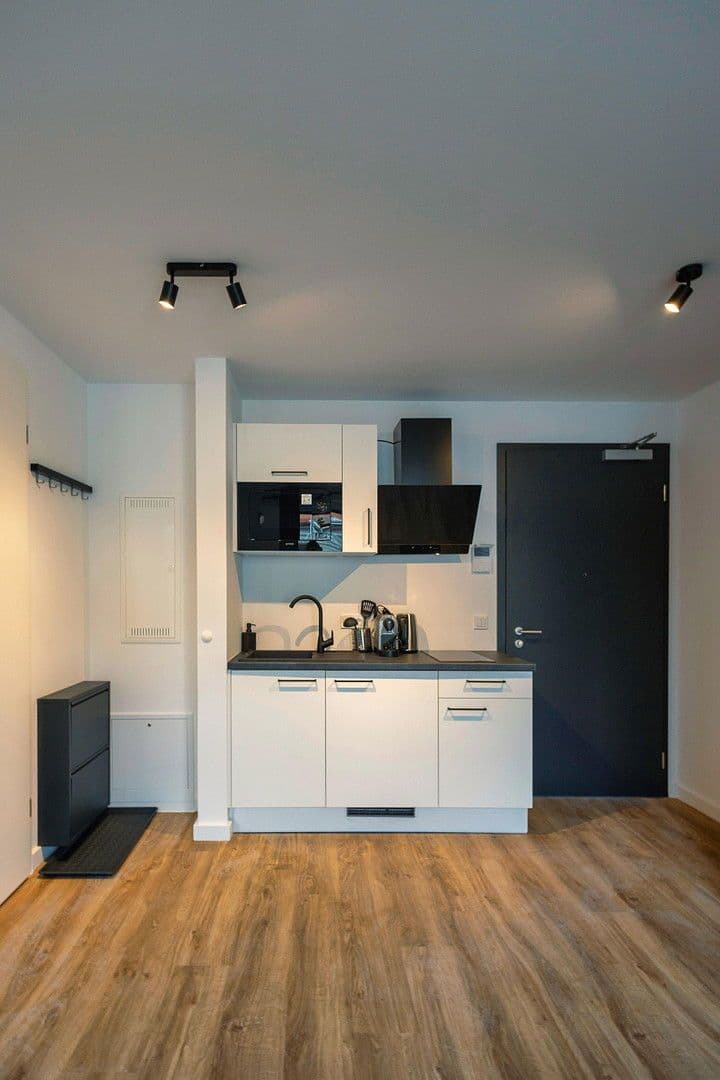 Pronájem bytu 1+1 25 m², Berlin, Berlín Pronájem bytu 1+1 25 m², Berlin, Berlín