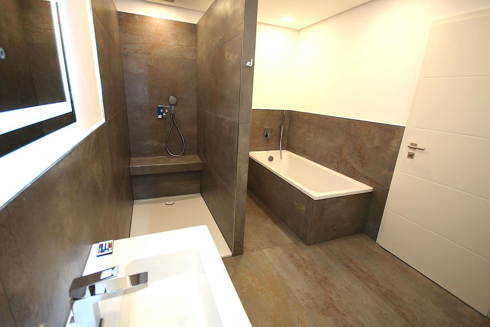 Prodej bytu 2+1 70 m², Nockherstraße 42, München, Bavorsko Prodej bytu 2+1 70 m², Nockherstraße 42, München, Bavorsko