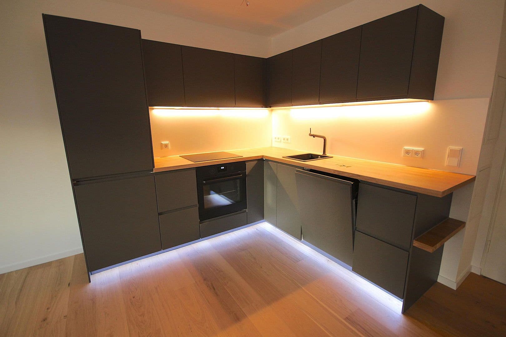 Prodej bytu 2+1 70 m², Nockherstraße 42, München, Bavorsko Prodej bytu 2+1 70 m², Nockherstraße 42, München, Bavorsko