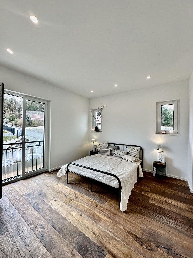 Prodej domu 148 m², pozemek 290 m², Zeitlarn, Bavorsko Prodej domu 148 m², pozemek 290 m², Zeitlarn, Bavorsko