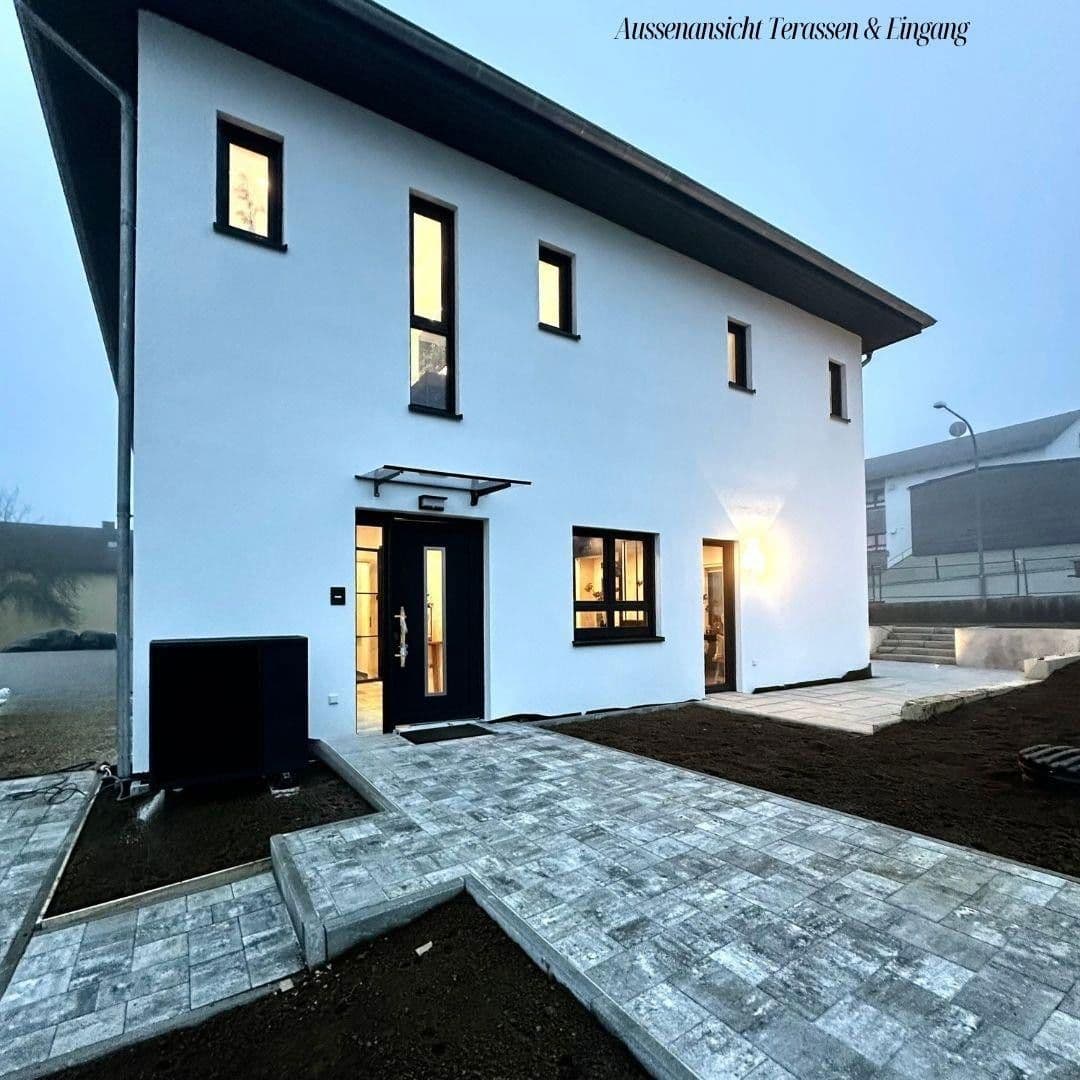 Prodej domu 148 m², pozemek 290 m², Zeitlarn, Bavorsko Prodej domu 148 m², pozemek 290 m², Zeitlarn, Bavorsko