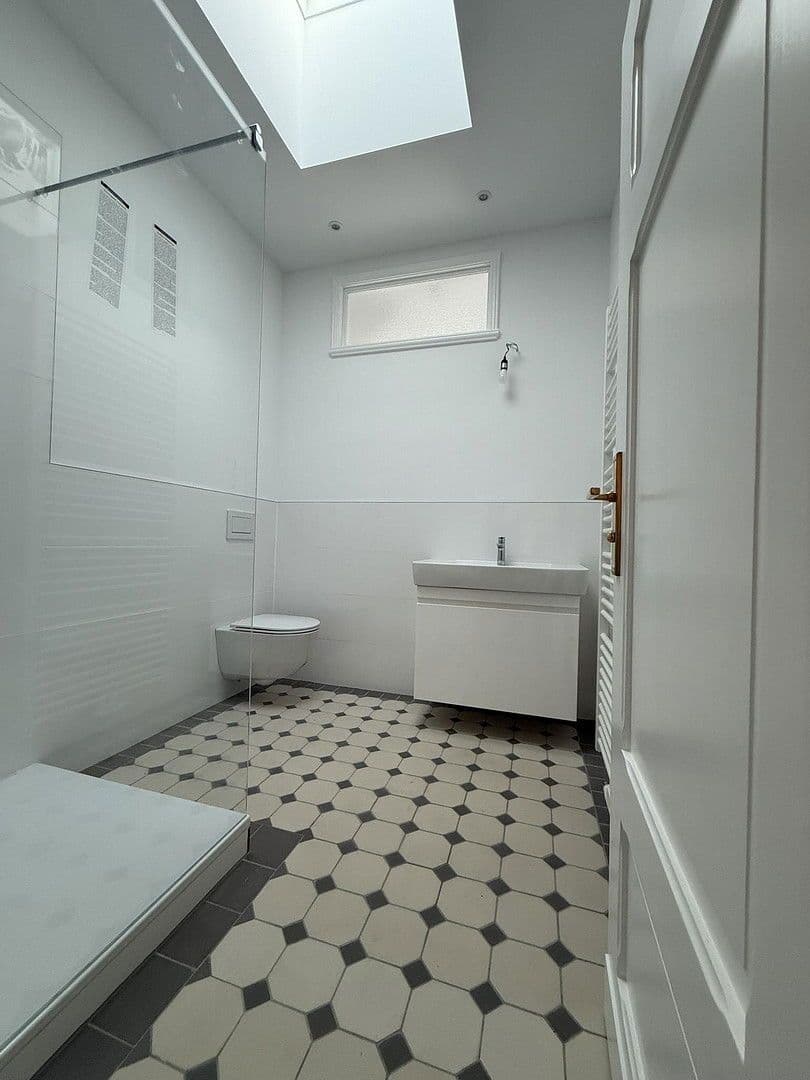 Pronájem bytu 2+1 80 m², Berlin, Berlín Pronájem bytu 2+1 80 m², Berlin, Berlín