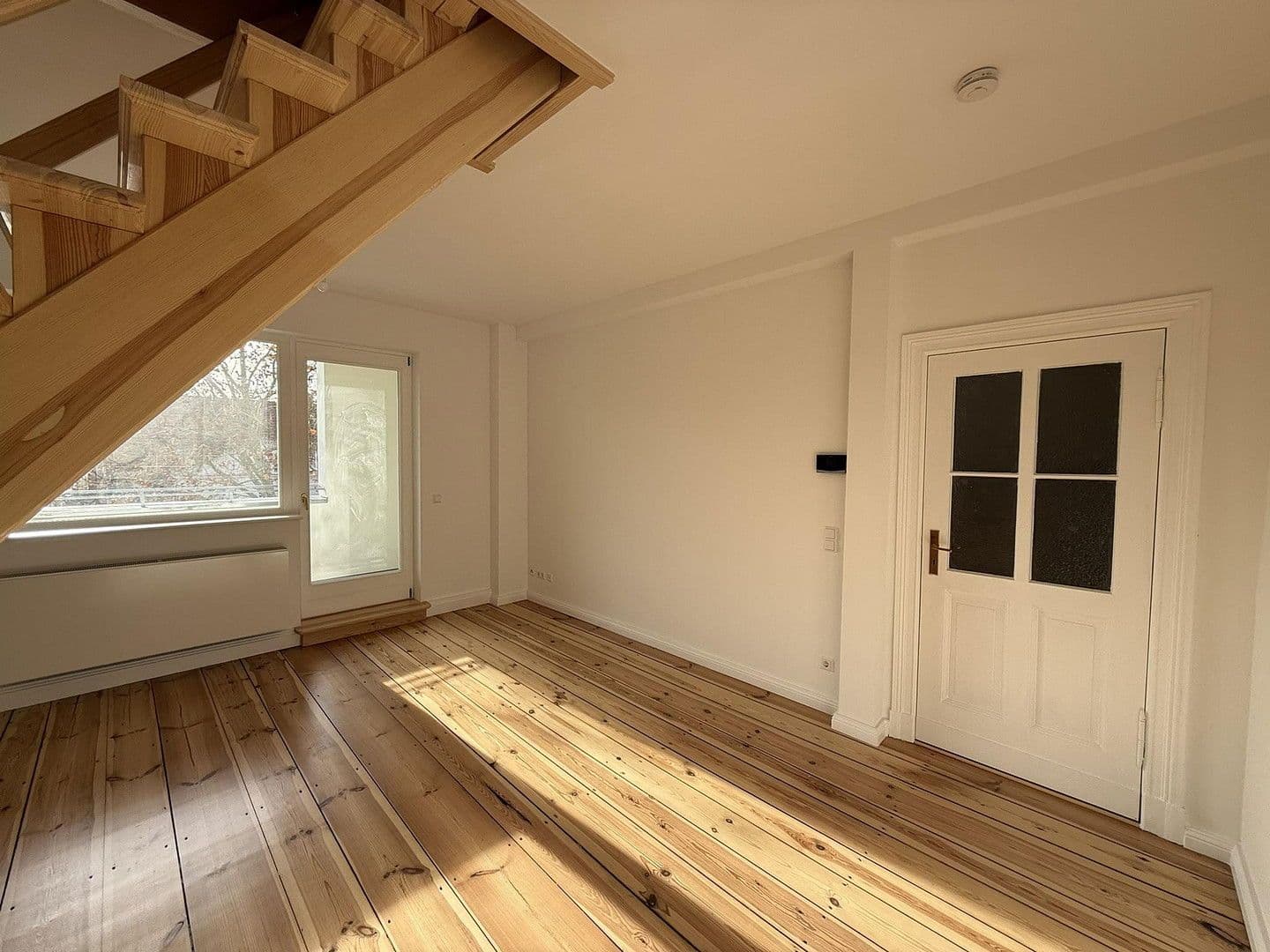 Pronájem bytu 2+1 80 m², Berlin, Berlín Pronájem bytu 2+1 80 m², Berlin, Berlín