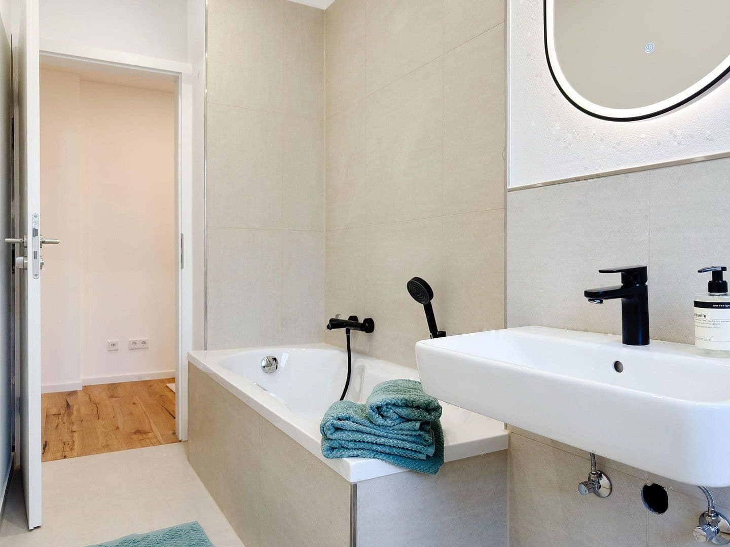 Prodej bytu 3+1 74 m², Kelkheim (Taunus), Hessen Prodej bytu 3+1 74 m², Kelkheim (Taunus), Hessen