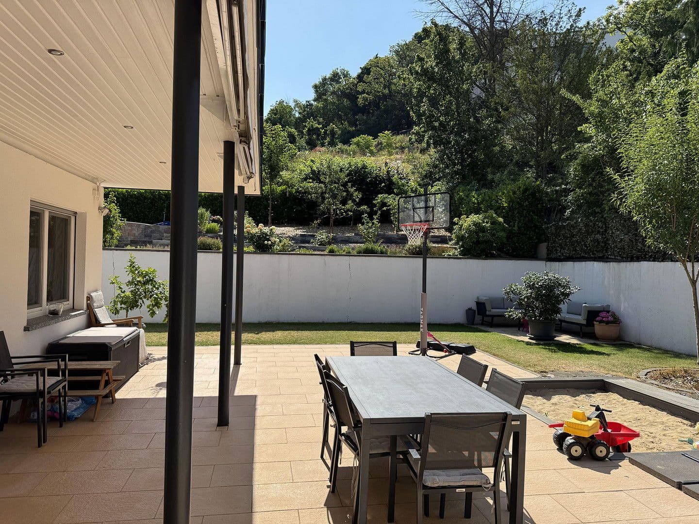 Prodej domu 257 m², pozemek 1.054 m², Bad Kreuznach, Porýní-Falc Prodej domu 257 m², pozemek 1.054 m², Bad Kreuznach, Porýní-Falc