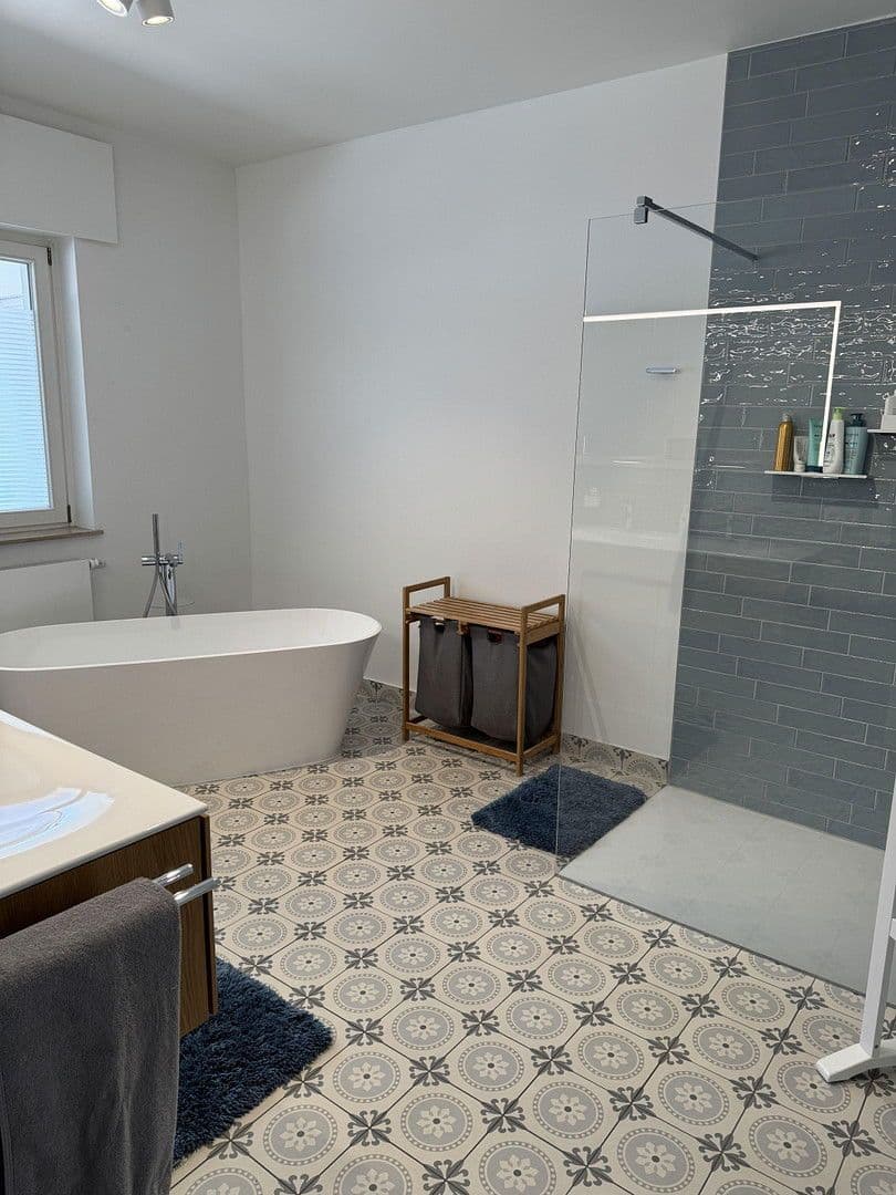 Prodej domu 257 m², pozemek 1.054 m², Bad Kreuznach, Porýní-Falc Prodej domu 257 m², pozemek 1.054 m², Bad Kreuznach, Porýní-Falc