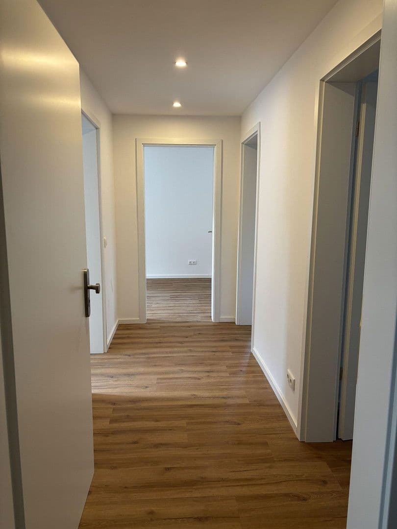 Pronájem bytu 3+1 63 m², Miltenbergstraße 18, Augsburg, Bavorsko Pronájem bytu 3+1 63 m², Miltenbergstraße 18, Augsburg, Bavorsko
